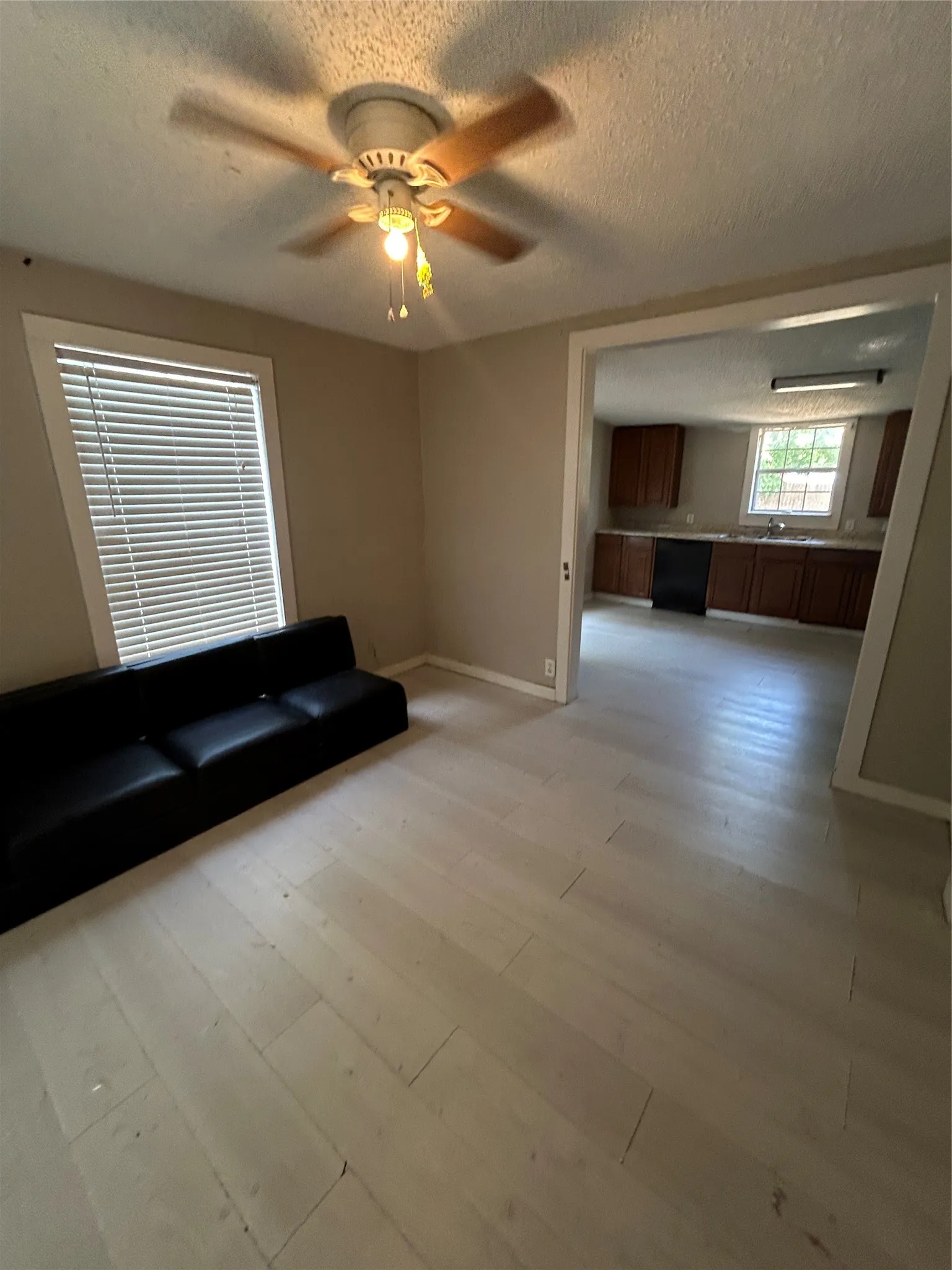 Single Family Residence For Rent in Denton County , 802 Cross Timber Street, Denton, Texas 76205, 1 Bedroom, 1 Bathroom, Garage spaces, 572 Sqft, built in 1945, mls#21356890, Real Estate Agent in Denton, Homes For Rent in Denton county, Homes For Rent in Denton, Realtor in Denton Texas, Real Estate Brokerage Independent Realty Texas, Luminita Cordes Realtor