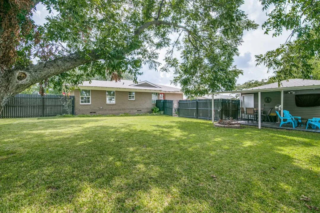 Single Family Residence For Sale in Rockwall County , 504 W Kaufman Street, Rockwall, Texas 75087, 3 Bedroom, 2 Bathroom, 1 Garage spaces, 1,196 Sqft, built in 1985, Price $385,000, mls#21356909, Real Estate Agent in Rockwall, Homes For Sale in Rockwall county, Homes For Sale in Rockwall, Realtor in Rockwall Texas, Real Estate Brokerage Independent Realty Texas, Luminita Cordes Realtor