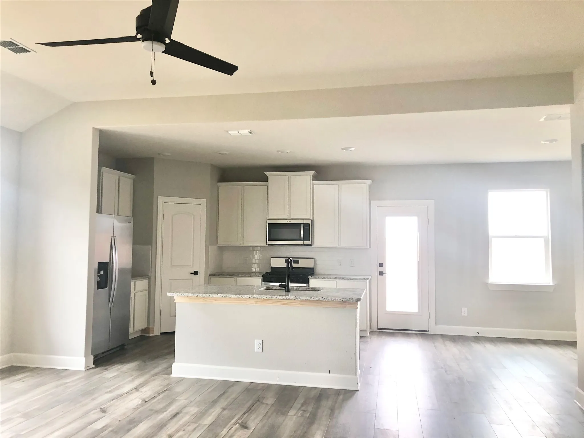 Single Family Residence For Rent in Collin County , 617 Harbor Oaks Drive, Anna, Texas 75409, 4 Bedroom, 2 Bathroom, 2 Garage spaces, 1,811 Sqft, built in 2023, mls#21357473, Real Estate Agent in Anna, Homes For Rent in Collin county, Homes For Rent in Anna, Realtor in Anna Texas, Real Estate Brokerage Independent Realty Texas, Luminita Cordes Realtor