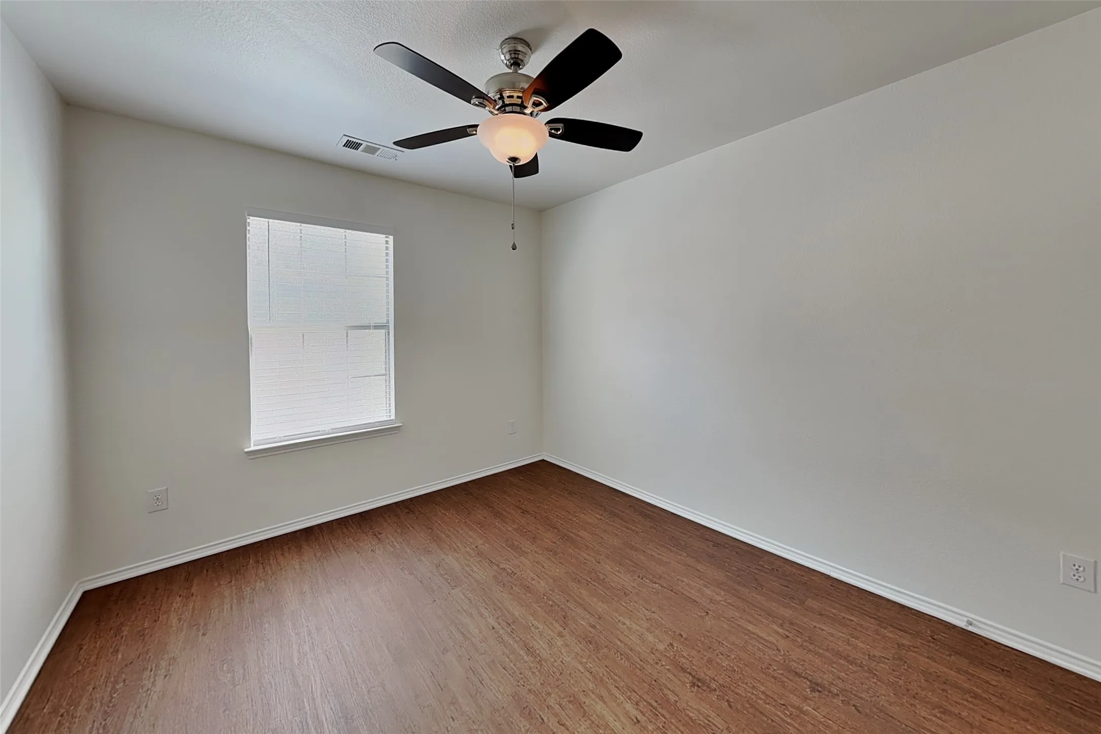 Single Family Residence For Rent in Collin County , 3208 Grant Street, Mc Kinney, Texas 75071, 4 Bedroom, 3 Bathroom, 2 Garage spaces, 2,593 Sqft, built in 2005, mls#21357535, Real Estate Agent in Mc Kinney, Homes For Rent in Collin county, Homes For Rent in Mc Kinney, Realtor in Mc Kinney Texas, Real Estate Brokerage Independent Realty Texas, Luminita Cordes Realtor