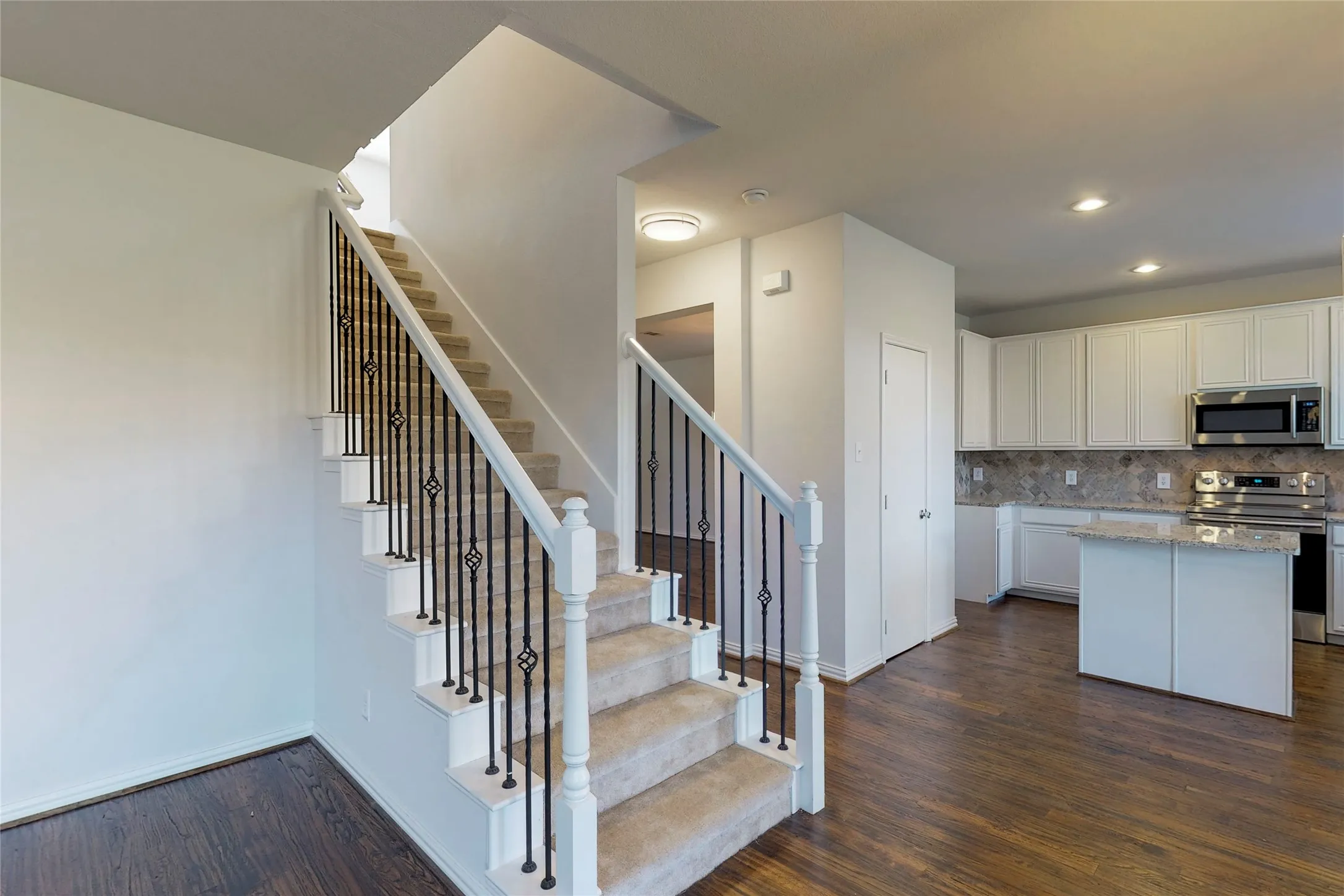 Single Family Residence For Rent in Collin County , 3208 Grant Street, Mc Kinney, Texas 75071, 4 Bedroom, 3 Bathroom, 2 Garage spaces, 2,593 Sqft, built in 2005, mls#21357535, Real Estate Agent in Mc Kinney, Homes For Rent in Collin county, Homes For Rent in Mc Kinney, Realtor in Mc Kinney Texas, Real Estate Brokerage Independent Realty Texas, Luminita Cordes Realtor