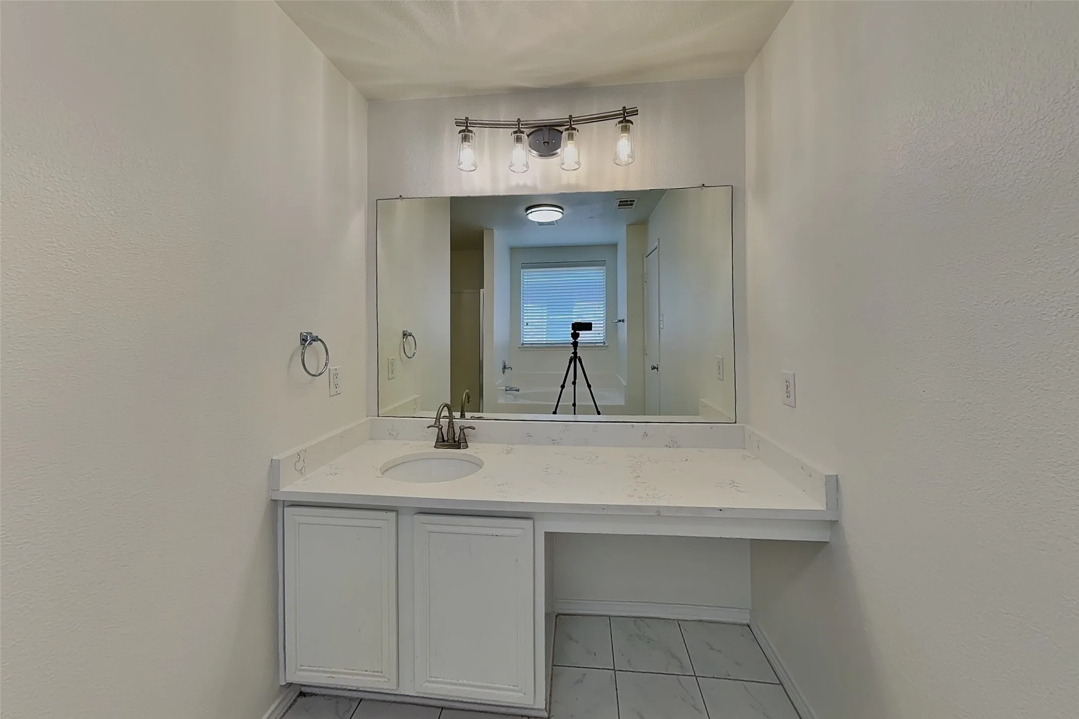 Single Family Residence For Rent in Collin County , 3208 Grant Street, Mc Kinney, Texas 75071, 4 Bedroom, 3 Bathroom, 2 Garage spaces, 2,593 Sqft, built in 2005, mls#21357535, Real Estate Agent in Mc Kinney, Homes For Rent in Collin county, Homes For Rent in Mc Kinney, Realtor in Mc Kinney Texas, Real Estate Brokerage Independent Realty Texas, Luminita Cordes Realtor