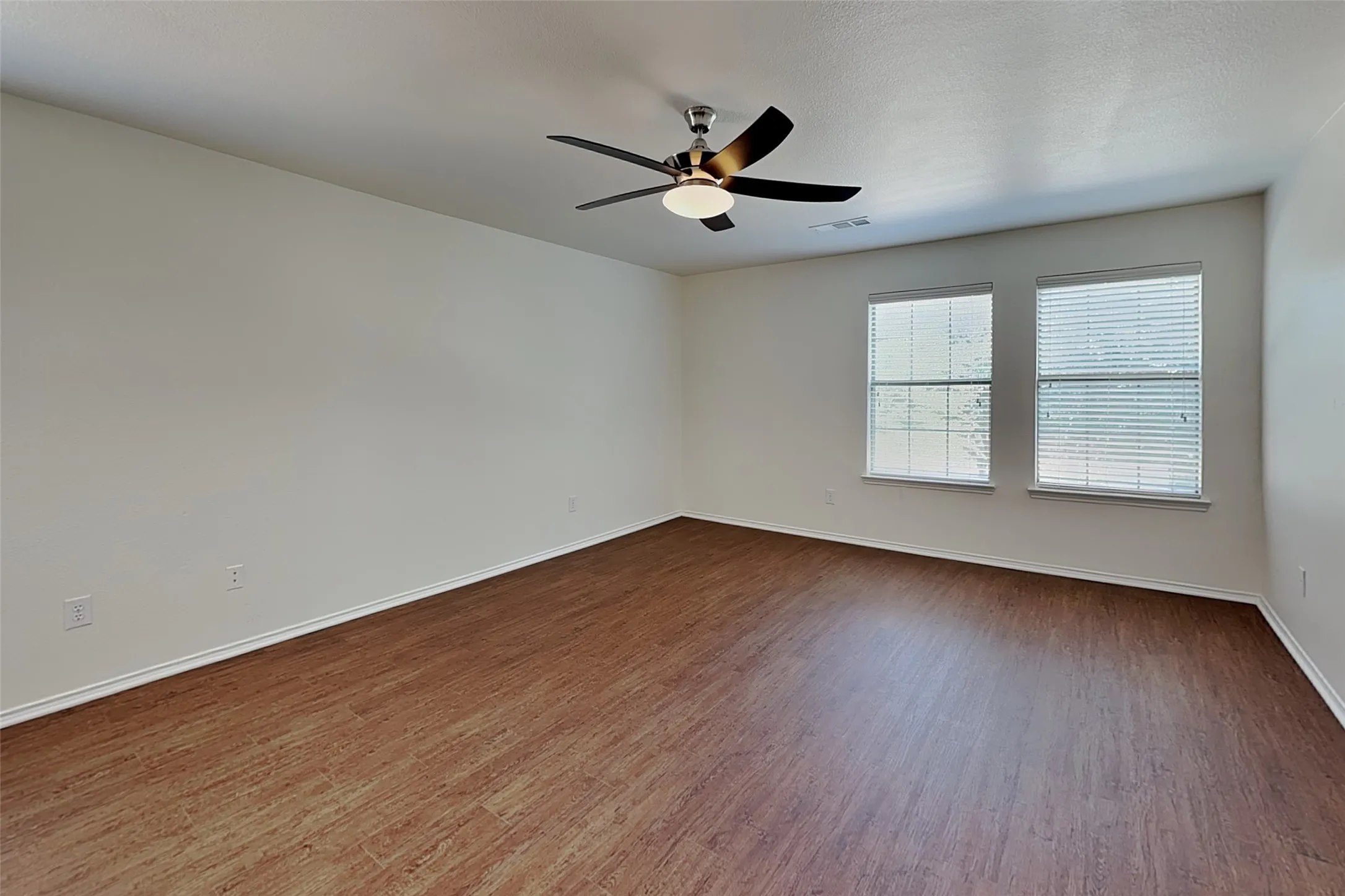 Single Family Residence For Rent in Collin County , 3208 Grant Street, Mc Kinney, Texas 75071, 4 Bedroom, 3 Bathroom, 2 Garage spaces, 2,593 Sqft, built in 2005, mls#21357535, Real Estate Agent in Mc Kinney, Homes For Rent in Collin county, Homes For Rent in Mc Kinney, Realtor in Mc Kinney Texas, Real Estate Brokerage Independent Realty Texas, Luminita Cordes Realtor