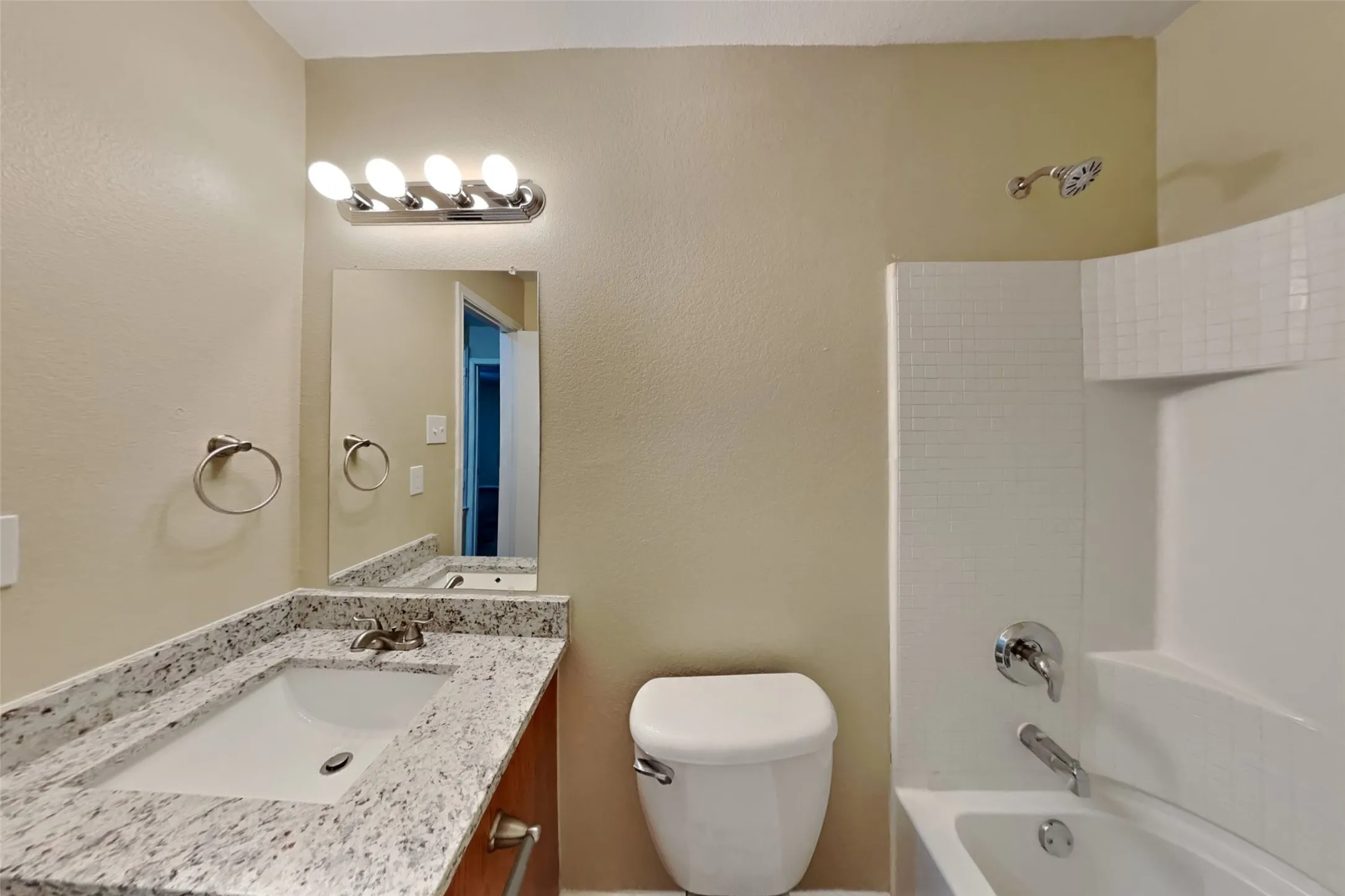 Single Family Residence For Rent in Tarrant County , 616 Destin Drive, Fort Worth, Texas 76131, 3 Bedroom, 3 Bathroom, 2 Garage spaces, 2,260 Sqft, built in 2008, mls#21357547, Real Estate Agent in Fort Worth, Homes For Rent in Tarrant county, Homes For Rent in Fort Worth, Realtor in Fort Worth Texas, Real Estate Brokerage Independent Realty Texas, Luminita Cordes Realtor