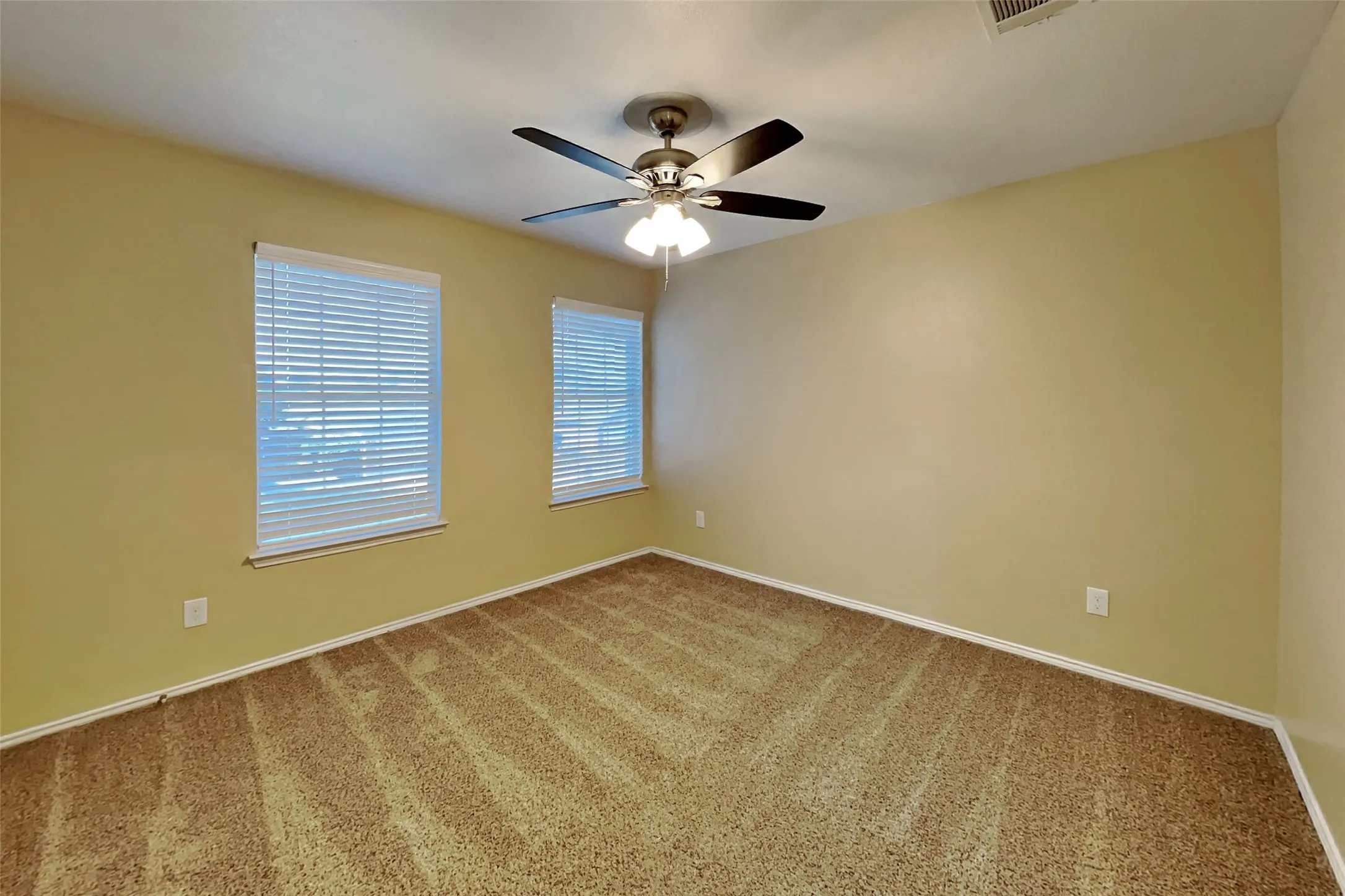 Single Family Residence For Rent in Tarrant County , 616 Destin Drive, Fort Worth, Texas 76131, 3 Bedroom, 3 Bathroom, 2 Garage spaces, 2,260 Sqft, built in 2008, mls#21357547, Real Estate Agent in Fort Worth, Homes For Rent in Tarrant county, Homes For Rent in Fort Worth, Realtor in Fort Worth Texas, Real Estate Brokerage Independent Realty Texas, Luminita Cordes Realtor