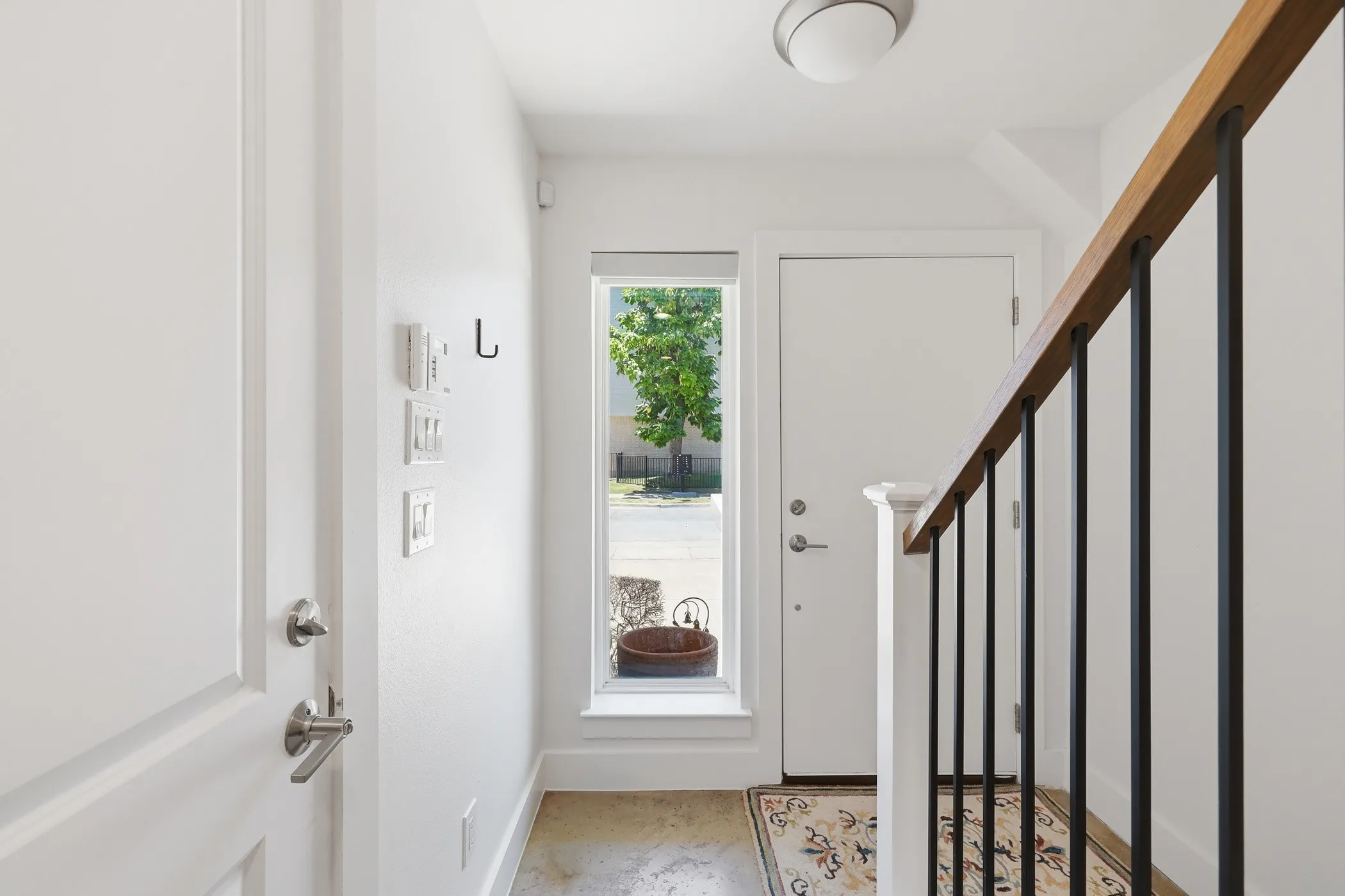 Townhouse For Sale in Dallas County , 1282 N Prairie Avenue, Dallas, Texas 75204, 2 Bedroom, 3 Bathroom, 2 Garage spaces, 1,829 Sqft, built in 2017, mls#21354958, Real Estate Agent in Dallas, Homes For Sale in Dallas county, Homes For Sale in Dallas, Realtor in Dallas Texas, Real Estate Brokerage Independent Realty Texas, Luminita Cordes Realtor