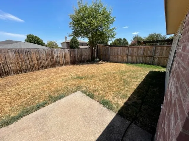 Single Family Residence For Rent in Tarrant County , 5413 Emmeryville Lane, Fort Worth, Texas 76244, 3 Bedroom, 2 Bathroom, 2 Garage spaces, 1,722 Sqft, built in 2002, mls#21357553, Real Estate Agent in Fort Worth, Homes For Rent in Tarrant county, Homes For Rent in Fort Worth, Realtor in Fort Worth Texas, Real Estate Brokerage Independent Realty Texas, Luminita Cordes Realtor