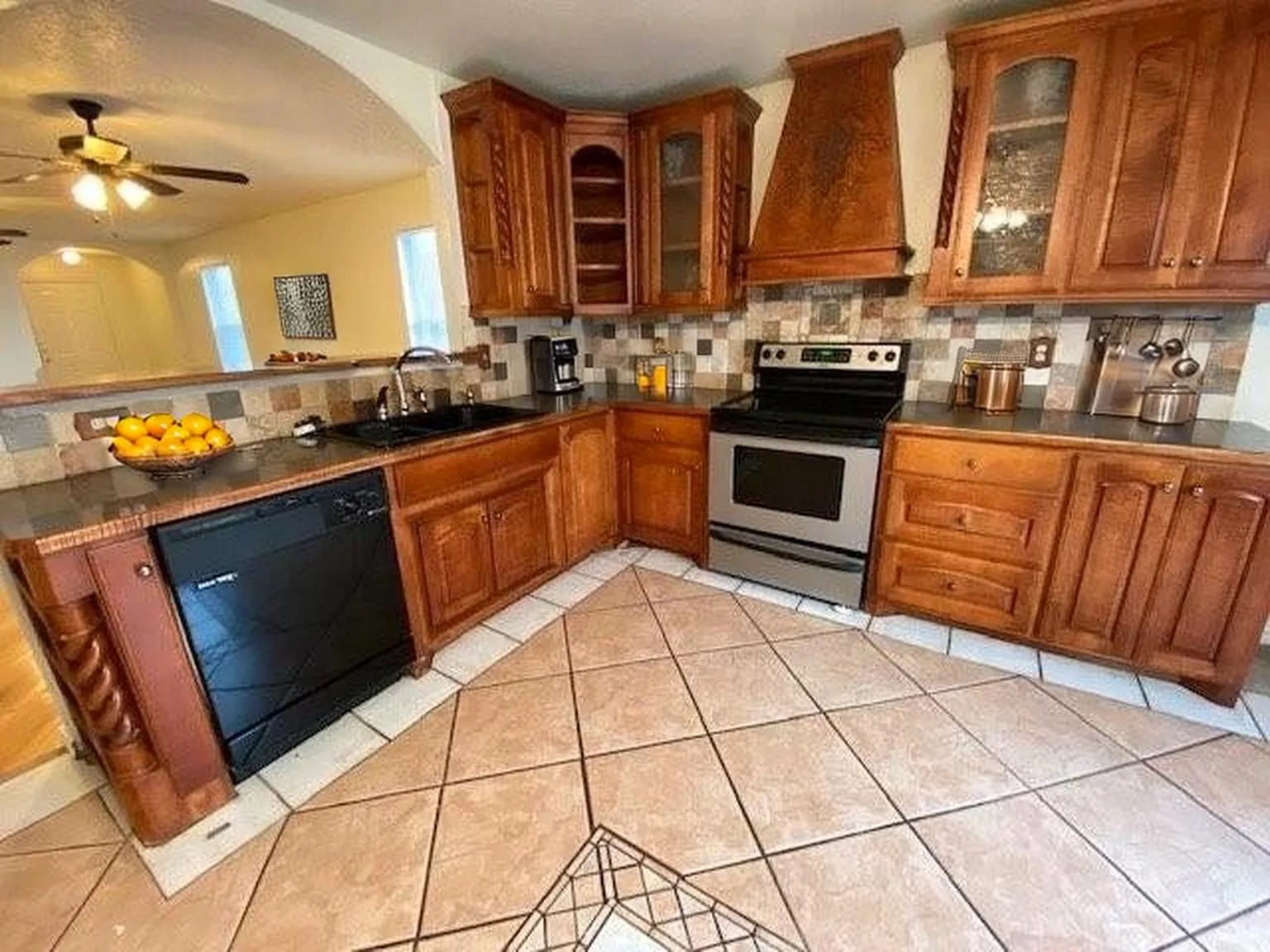 Single Family Residence For Rent in Tarrant County , 5413 Emmeryville Lane, Fort Worth, Texas 76244, 3 Bedroom, 2 Bathroom, 2 Garage spaces, 1,722 Sqft, built in 2002, mls#21357553, Real Estate Agent in Fort Worth, Homes For Rent in Tarrant county, Homes For Rent in Fort Worth, Realtor in Fort Worth Texas, Real Estate Brokerage Independent Realty Texas, Luminita Cordes Realtor