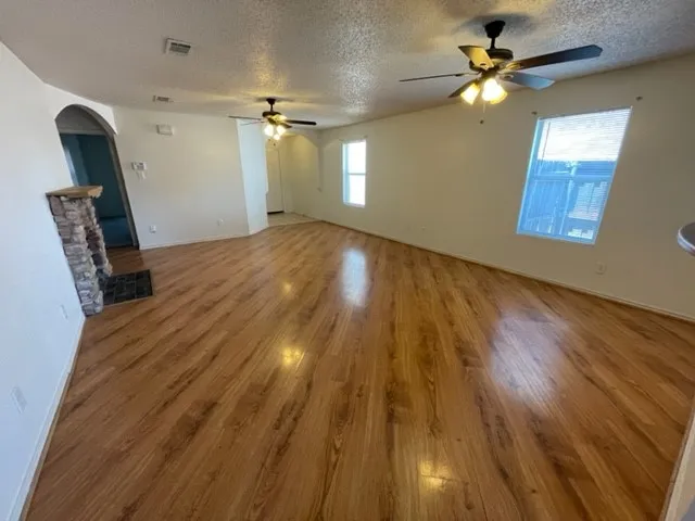 Single Family Residence For Rent in Tarrant County , 5413 Emmeryville Lane, Fort Worth, Texas 76244, 3 Bedroom, 2 Bathroom, 2 Garage spaces, 1,722 Sqft, built in 2002, mls#21357553, Real Estate Agent in Fort Worth, Homes For Rent in Tarrant county, Homes For Rent in Fort Worth, Realtor in Fort Worth Texas, Real Estate Brokerage Independent Realty Texas, Luminita Cordes Realtor