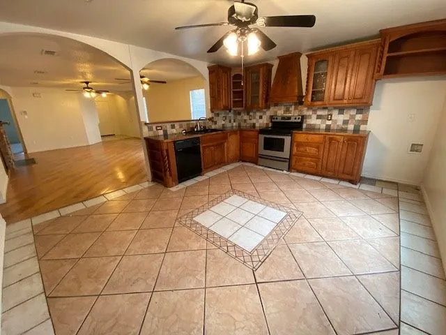 Single Family Residence For Rent in Tarrant County , 5413 Emmeryville Lane, Fort Worth, Texas 76244, 3 Bedroom, 2 Bathroom, 2 Garage spaces, 1,722 Sqft, built in 2002, mls#21357553, Real Estate Agent in Fort Worth, Homes For Rent in Tarrant county, Homes For Rent in Fort Worth, Realtor in Fort Worth Texas, Real Estate Brokerage Independent Realty Texas, Luminita Cordes Realtor