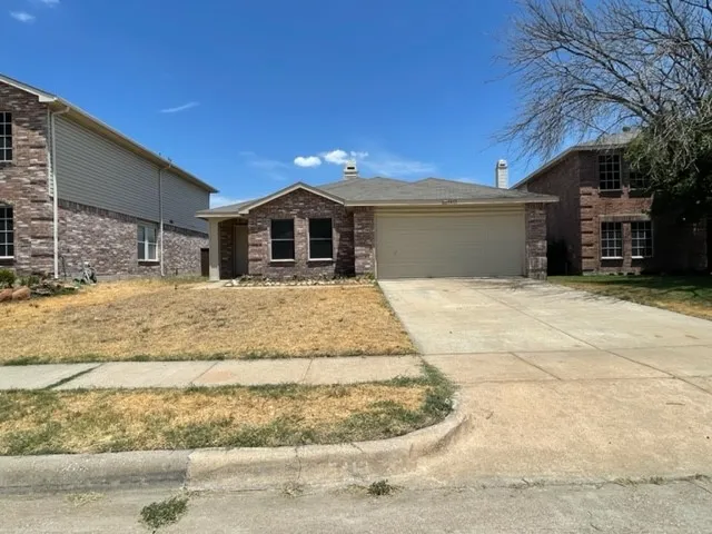 Single Family Residence For Rent in Tarrant County , 5413 Emmeryville Lane, Fort Worth, Texas 76244, 3 Bedroom, 2 Bathroom, 2 Garage spaces, 1,722 Sqft, built in 2002, mls#21357553, Real Estate Agent in Fort Worth, Homes For Rent in Tarrant county, Homes For Rent in Fort Worth, Realtor in Fort Worth Texas, Real Estate Brokerage Independent Realty Texas, Luminita Cordes Realtor
