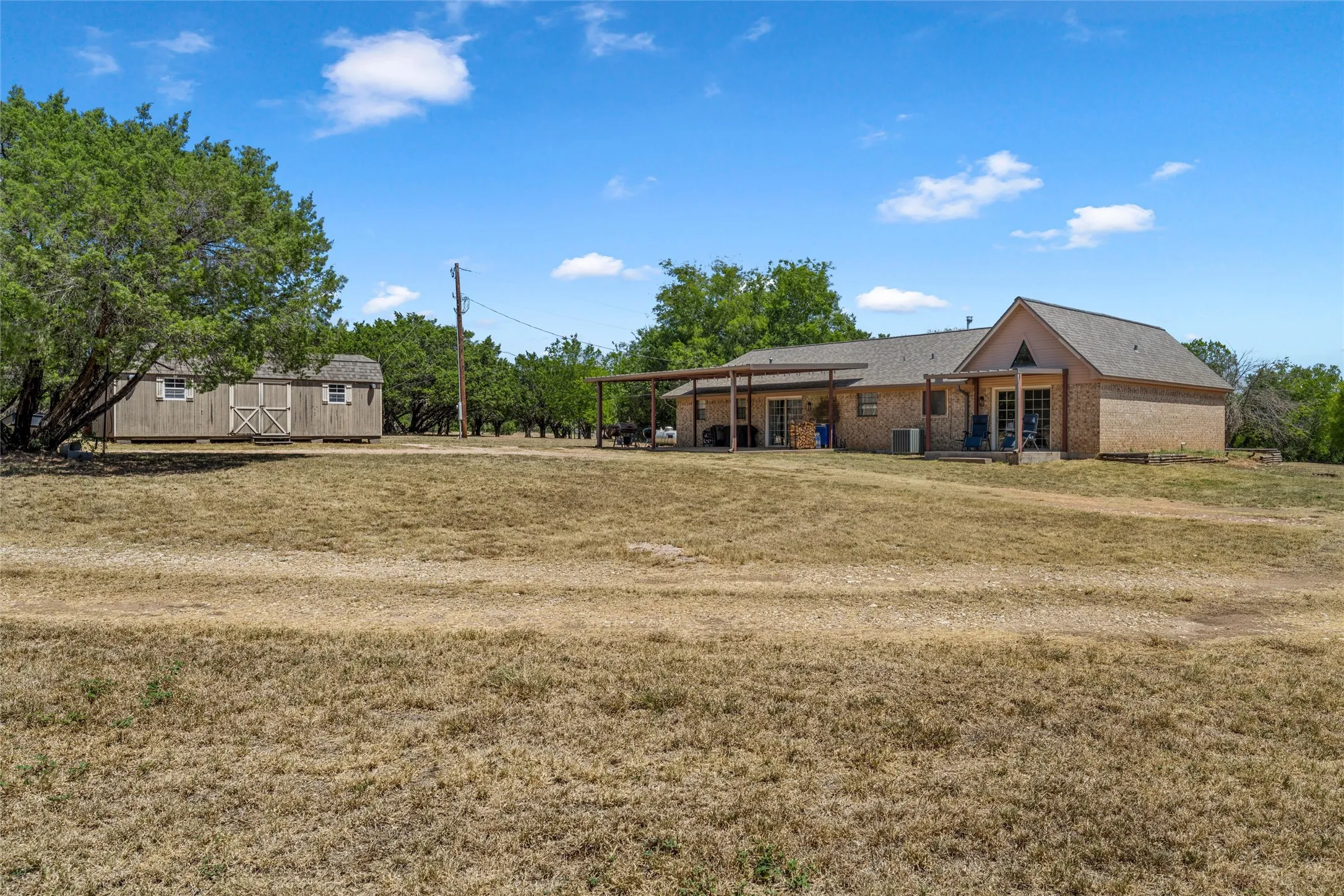Single Family Residence For Sale in Bosque County , 271 County Road 3580, China Spring, Texas 76633, 3 Bedroom, 2 Bathroom, Garage spaces, 1,859 Sqft, built in 1992, mls#21357392, Real Estate Agent in China Spring, Homes For Sale in Bosque county, Homes For Sale in China Spring, Realtor in China Spring Texas, Real Estate Brokerage Independent Realty Texas, Luminita Cordes Realtor