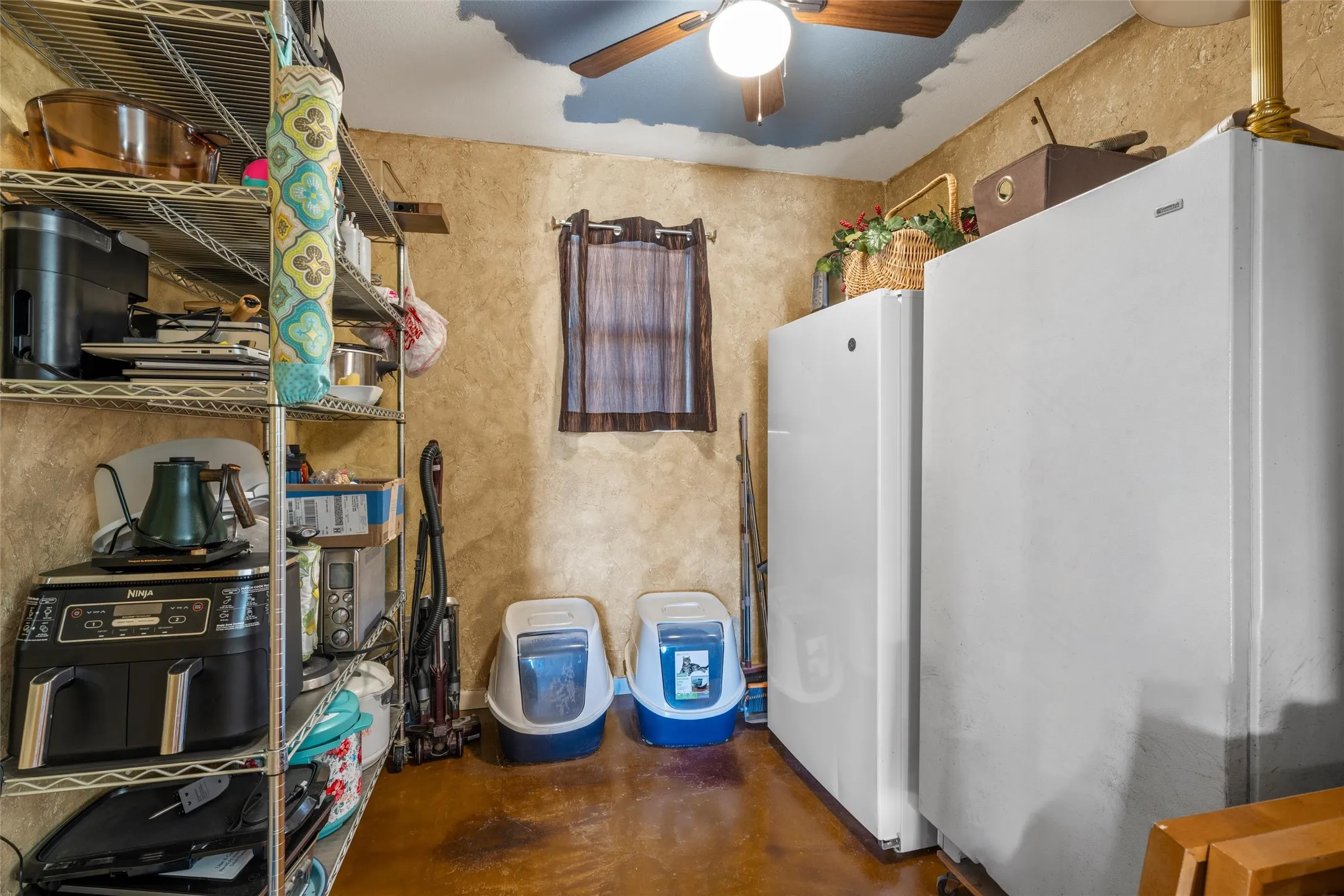 Single Family Residence For Sale in Bosque County , 271 County Road 3580, China Spring, Texas 76633, 3 Bedroom, 2 Bathroom, Garage spaces, 1,859 Sqft, built in 1992, mls#21357392, Real Estate Agent in China Spring, Homes For Sale in Bosque county, Homes For Sale in China Spring, Realtor in China Spring Texas, Real Estate Brokerage Independent Realty Texas, Luminita Cordes Realtor