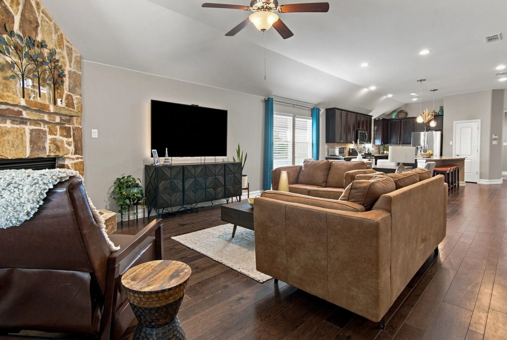 Open concept living, dining and kitchen