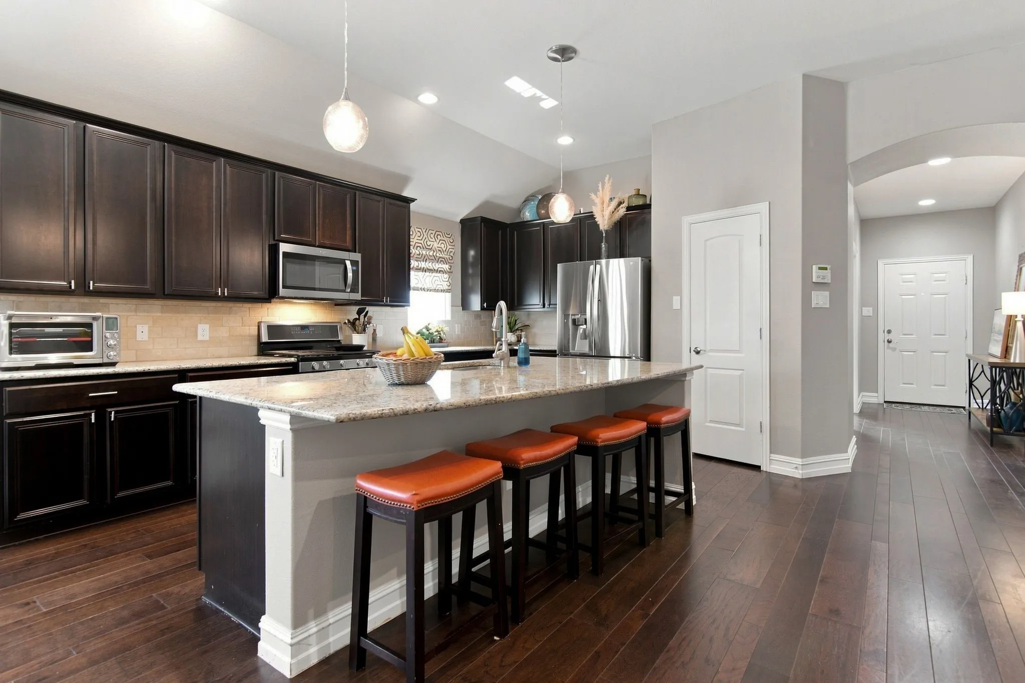 Can you imagine the buffet set up here?  Spectacular 8' island could definitely handle Super Bowl or Thanksgiving!