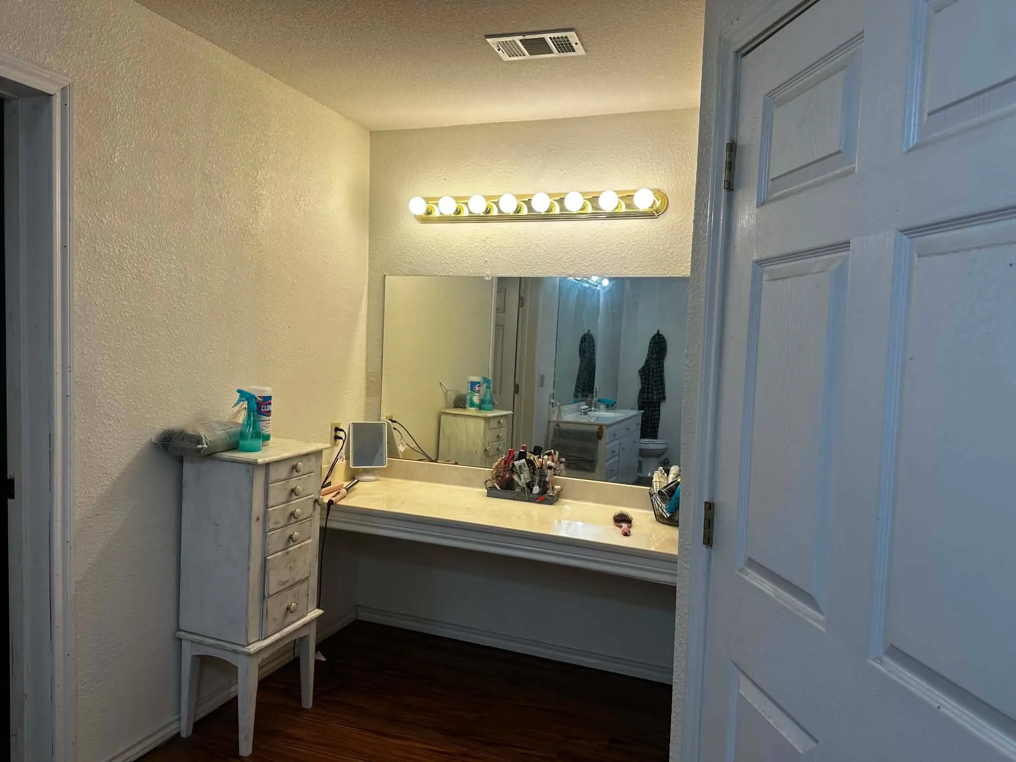 Single Family Residence For Sale in Hill County , 2437 State Highway 22, Whitney, Texas 76692, 5 Bedroom, 3 Bathroom, 2 Garage spaces, 3,433 Sqft, built in 2002, mls#21357563, Real Estate Agent in Whitney, Homes For Sale in Hill county, Homes For Sale in Whitney, Realtor in Whitney Texas, Real Estate Brokerage Independent Realty Texas, Luminita Cordes Realtor