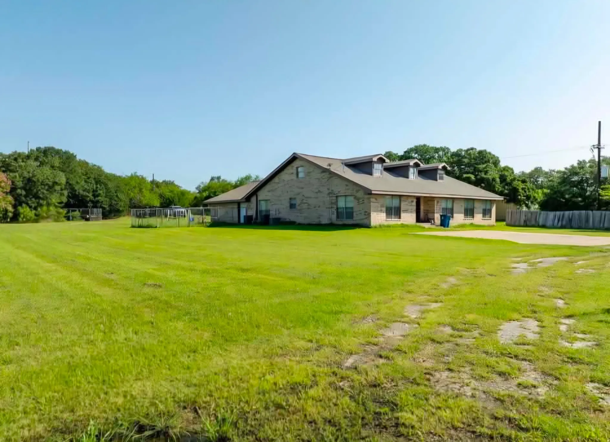 Single Family Residence For Sale in Hill County , 2437 State Highway 22, Whitney, Texas 76692, 5 Bedroom, 3 Bathroom, 2 Garage spaces, 3,433 Sqft, built in 2002, mls#21357563, Real Estate Agent in Whitney, Homes For Sale in Hill county, Homes For Sale in Whitney, Realtor in Whitney Texas, Real Estate Brokerage Independent Realty Texas, Luminita Cordes Realtor