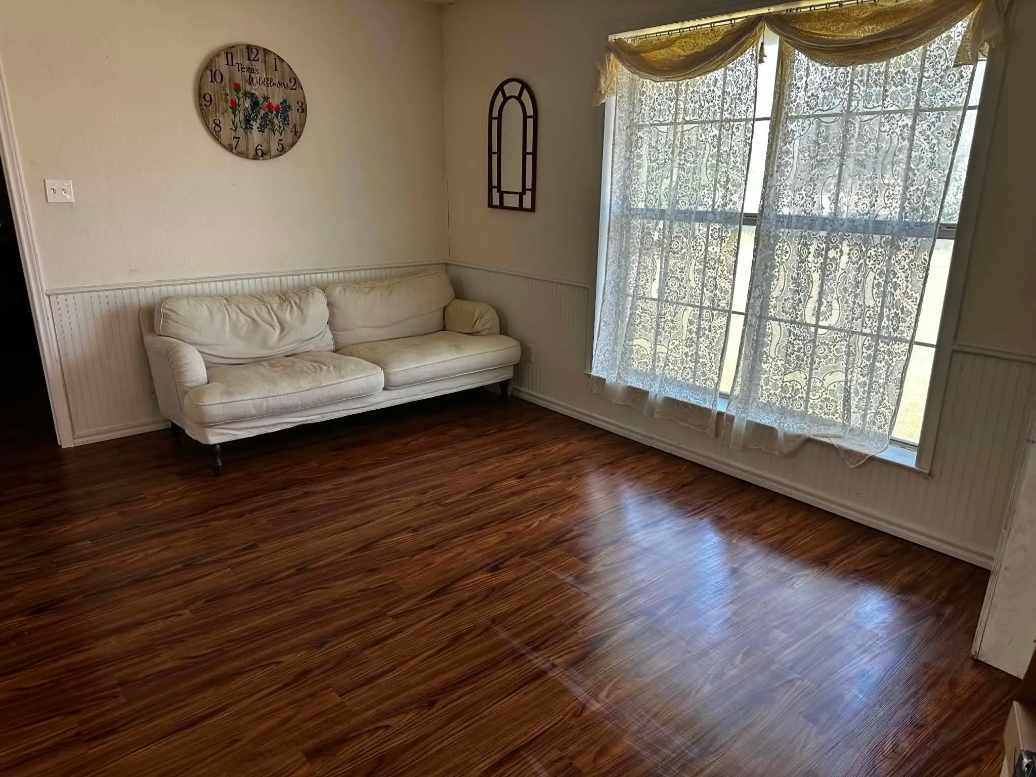 Single Family Residence For Sale in Hill County , 2437 State Highway 22, Whitney, Texas 76692, 5 Bedroom, 3 Bathroom, 2 Garage spaces, 3,433 Sqft, built in 2002, mls#21357563, Real Estate Agent in Whitney, Homes For Sale in Hill county, Homes For Sale in Whitney, Realtor in Whitney Texas, Real Estate Brokerage Independent Realty Texas, Luminita Cordes Realtor