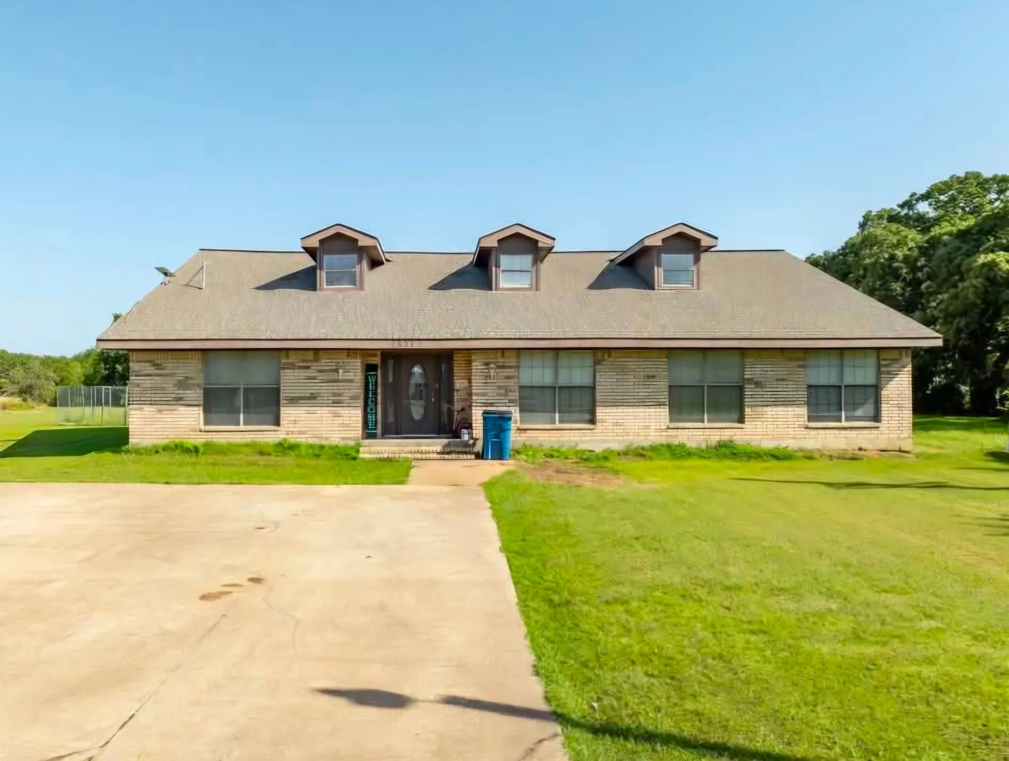 Single Family Residence For Sale in Hill County , 2437 State Highway 22, Whitney, Texas 76692, 5 Bedroom, 3 Bathroom, 2 Garage spaces, 3,433 Sqft, built in 2002, mls#21357563, Real Estate Agent in Whitney, Homes For Sale in Hill county, Homes For Sale in Whitney, Realtor in Whitney Texas, Real Estate Brokerage Independent Realty Texas, Luminita Cordes Realtor