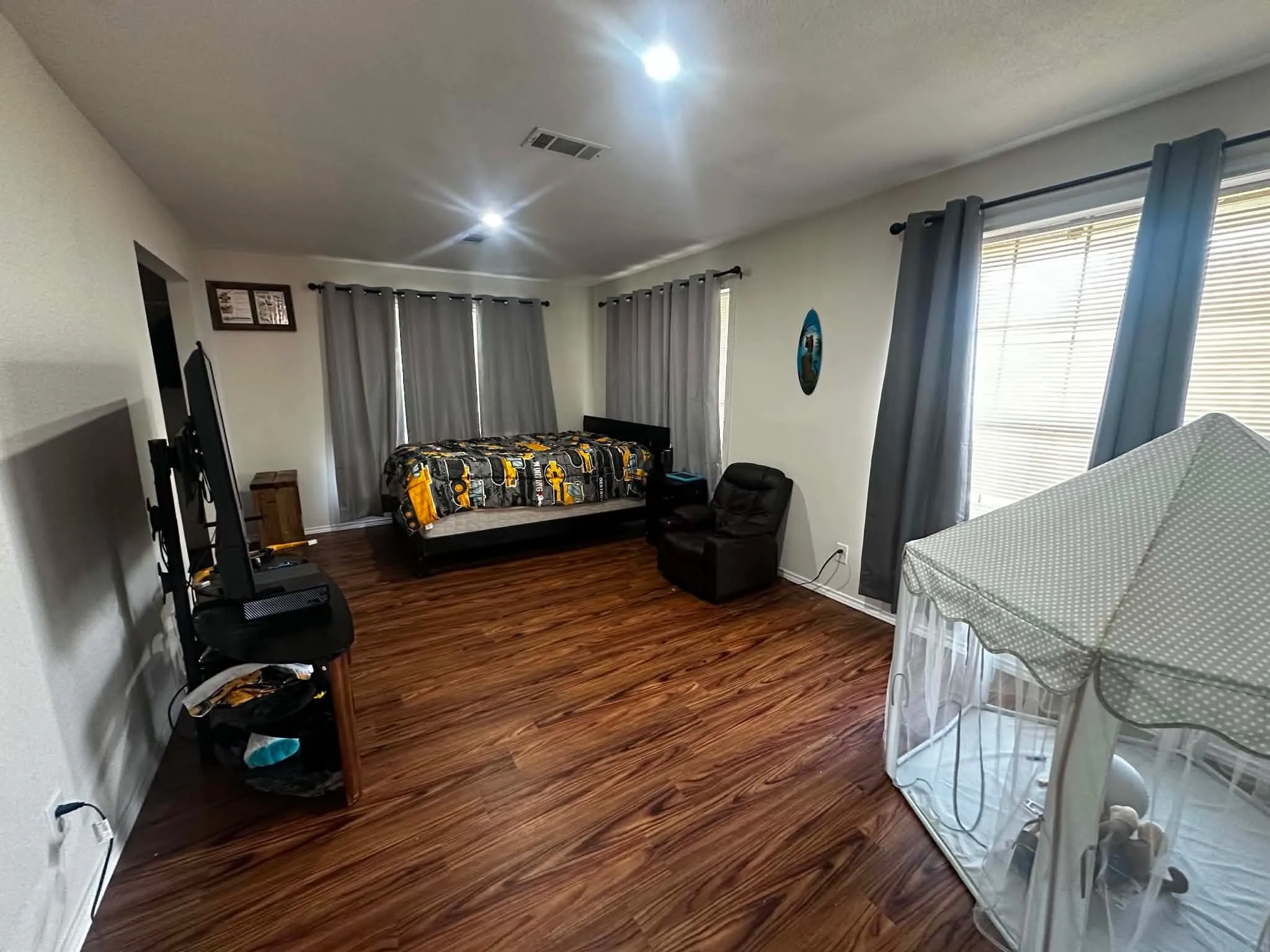 Single Family Residence For Sale in Hill County , 2437 State Highway 22, Whitney, Texas 76692, 5 Bedroom, 3 Bathroom, 2 Garage spaces, 3,433 Sqft, built in 2002, mls#21357563, Real Estate Agent in Whitney, Homes For Sale in Hill county, Homes For Sale in Whitney, Realtor in Whitney Texas, Real Estate Brokerage Independent Realty Texas, Luminita Cordes Realtor