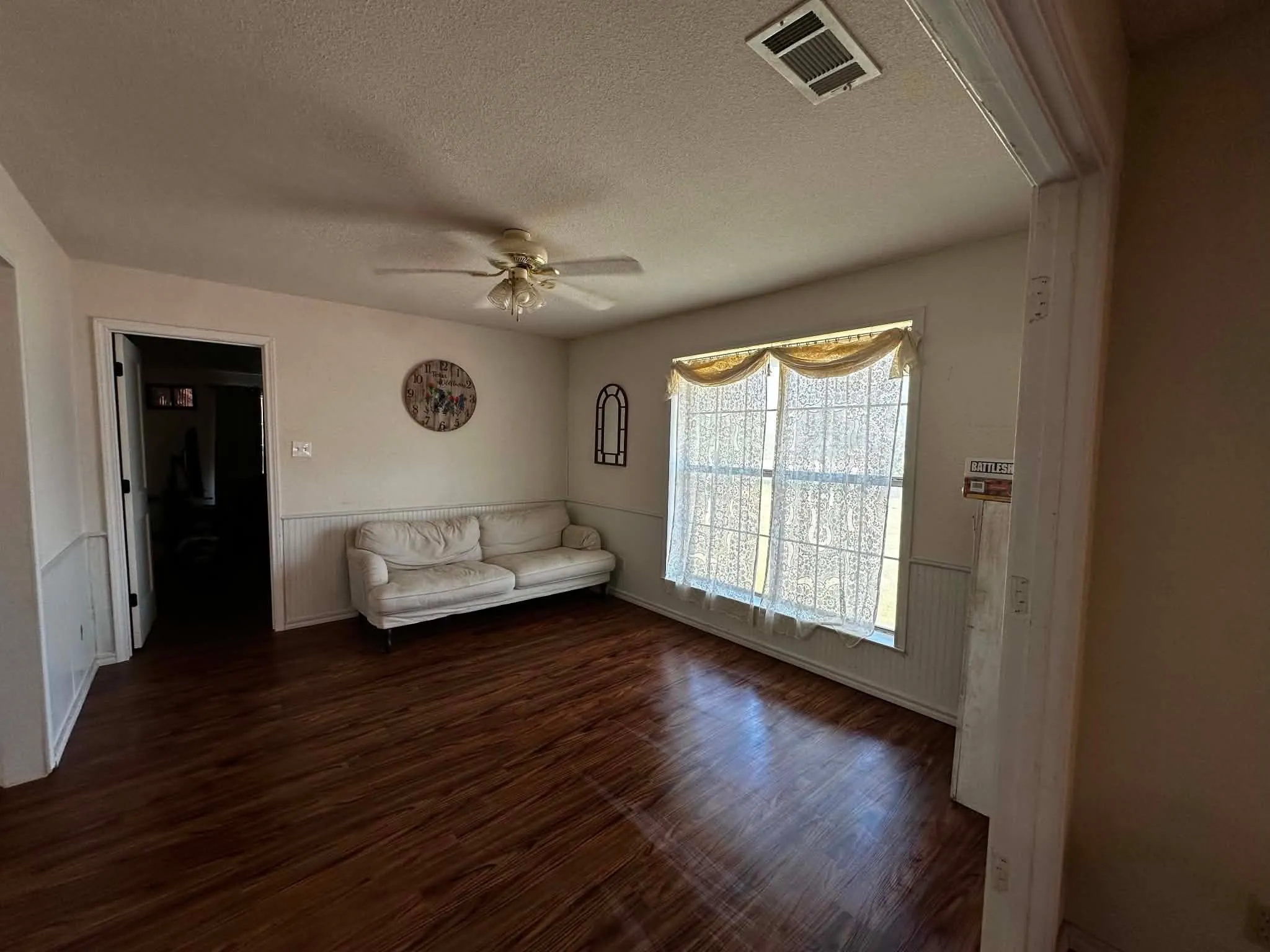 Single Family Residence For Sale in Hill County , 2437 State Highway 22, Whitney, Texas 76692, 5 Bedroom, 3 Bathroom, 2 Garage spaces, 3,433 Sqft, built in 2002, mls#21357563, Real Estate Agent in Whitney, Homes For Sale in Hill county, Homes For Sale in Whitney, Realtor in Whitney Texas, Real Estate Brokerage Independent Realty Texas, Luminita Cordes Realtor