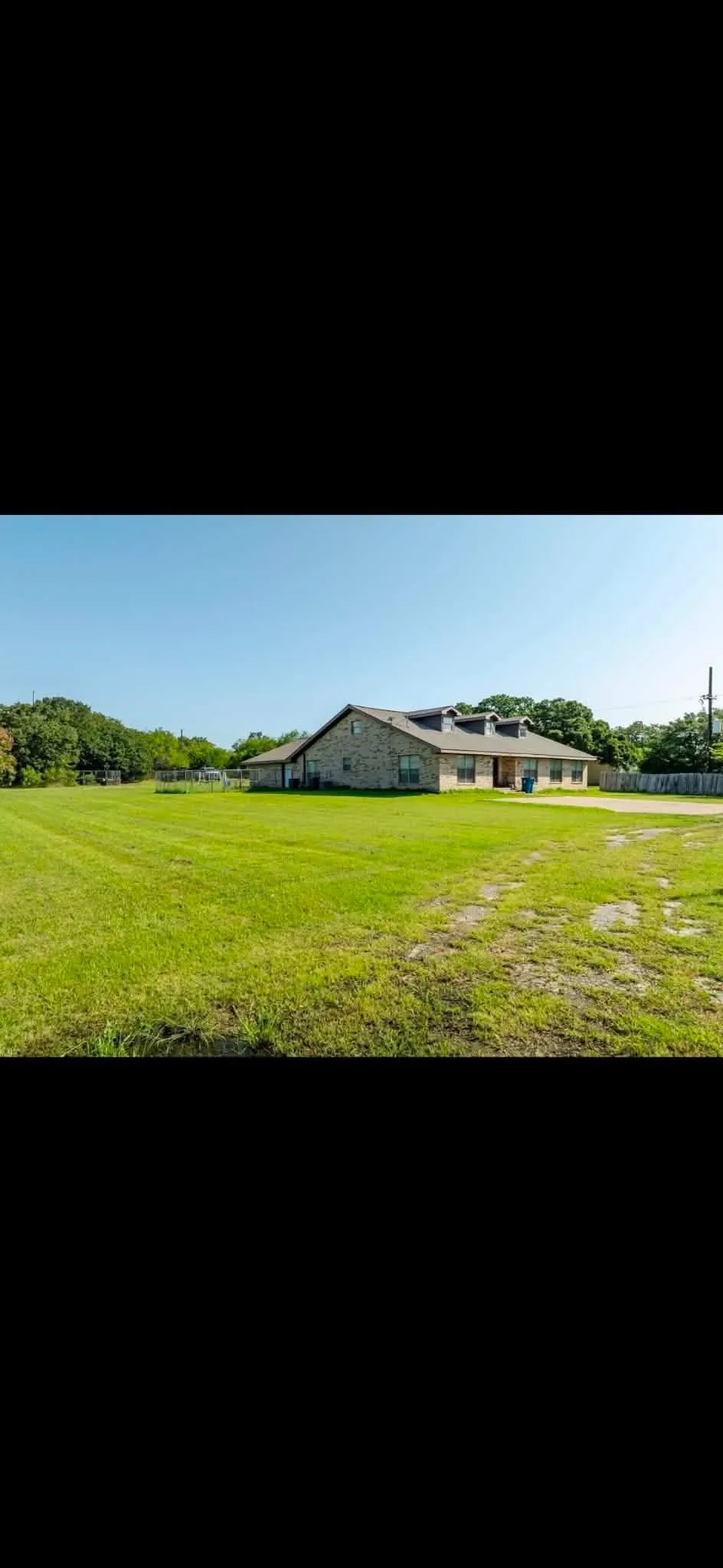 Single Family Residence For Sale in Hill County , 2437 State Highway 22, Whitney, Texas 76692, 5 Bedroom, 3 Bathroom, 2 Garage spaces, 3,433 Sqft, built in 2002, mls#21357563, Real Estate Agent in Whitney, Homes For Sale in Hill county, Homes For Sale in Whitney, Realtor in Whitney Texas, Real Estate Brokerage Independent Realty Texas, Luminita Cordes Realtor