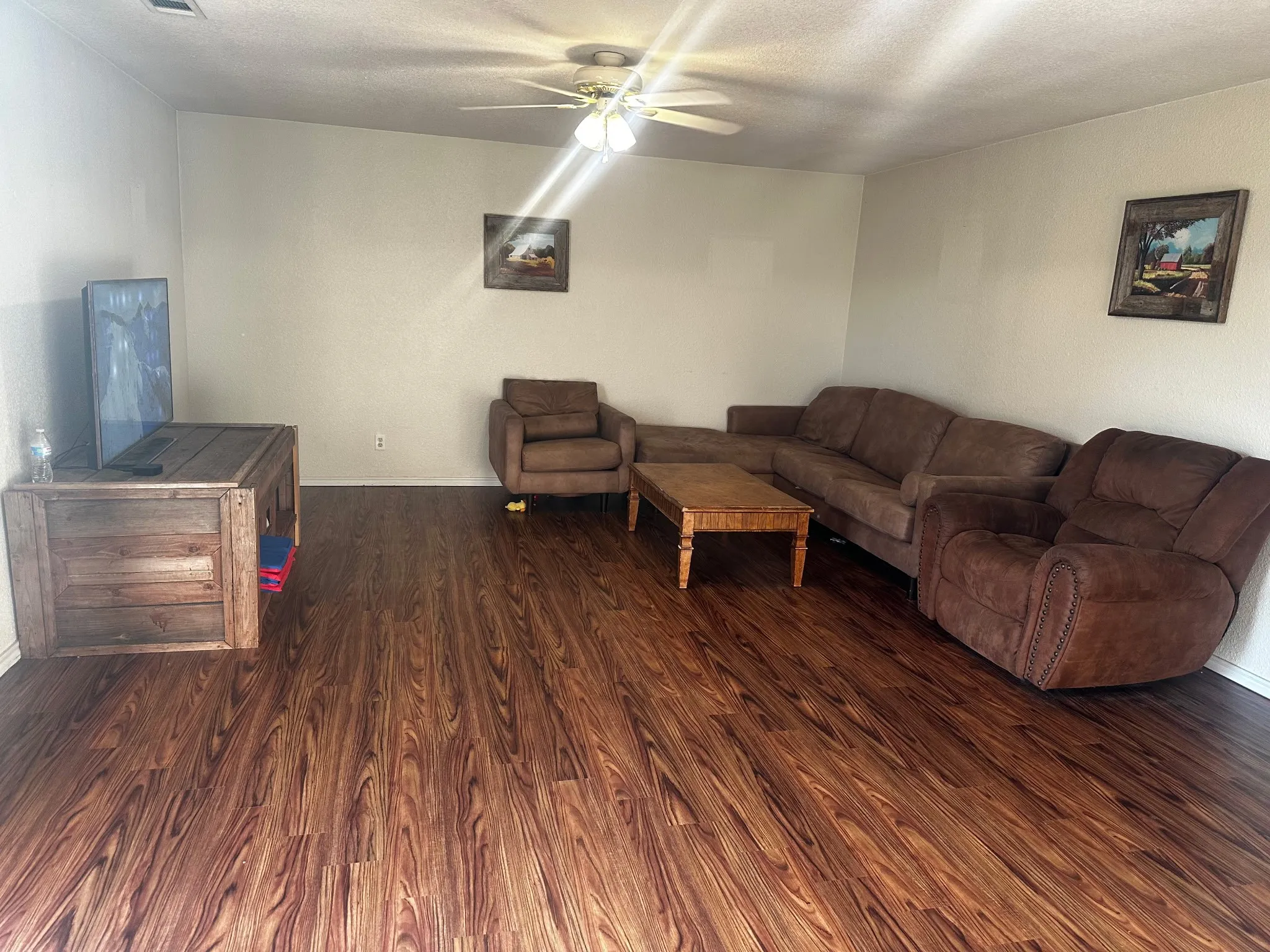 Single Family Residence For Sale in Hill County , 2437 State Highway 22, Whitney, Texas 76692, 5 Bedroom, 3 Bathroom, 2 Garage spaces, 3,433 Sqft, built in 2002, mls#21357563, Real Estate Agent in Whitney, Homes For Sale in Hill county, Homes For Sale in Whitney, Realtor in Whitney Texas, Real Estate Brokerage Independent Realty Texas, Luminita Cordes Realtor
