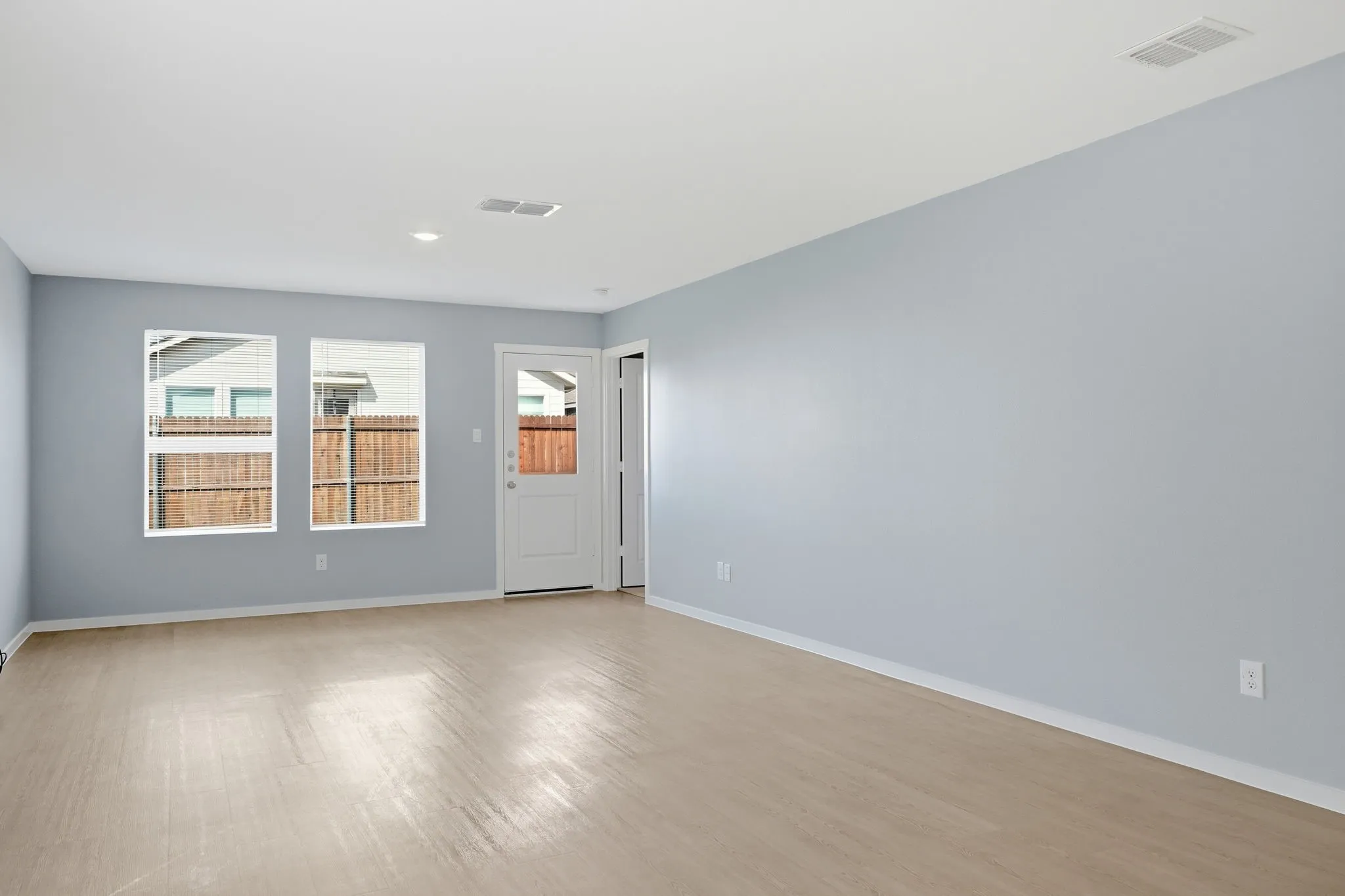 Single Family Residence For Sale in Dallas County , 205 Poplar Place, Wilmer, Texas 75172, 3 Bedroom, 2 Bathroom, 2 Garage spaces, 1,400 Sqft, built in 2025, mls#21355241, Real Estate Agent in Wilmer, Homes For Sale in Dallas county, Homes For Sale in Wilmer, Realtor in Wilmer Texas, Real Estate Brokerage Independent Realty Texas, Luminita Cordes Realtor