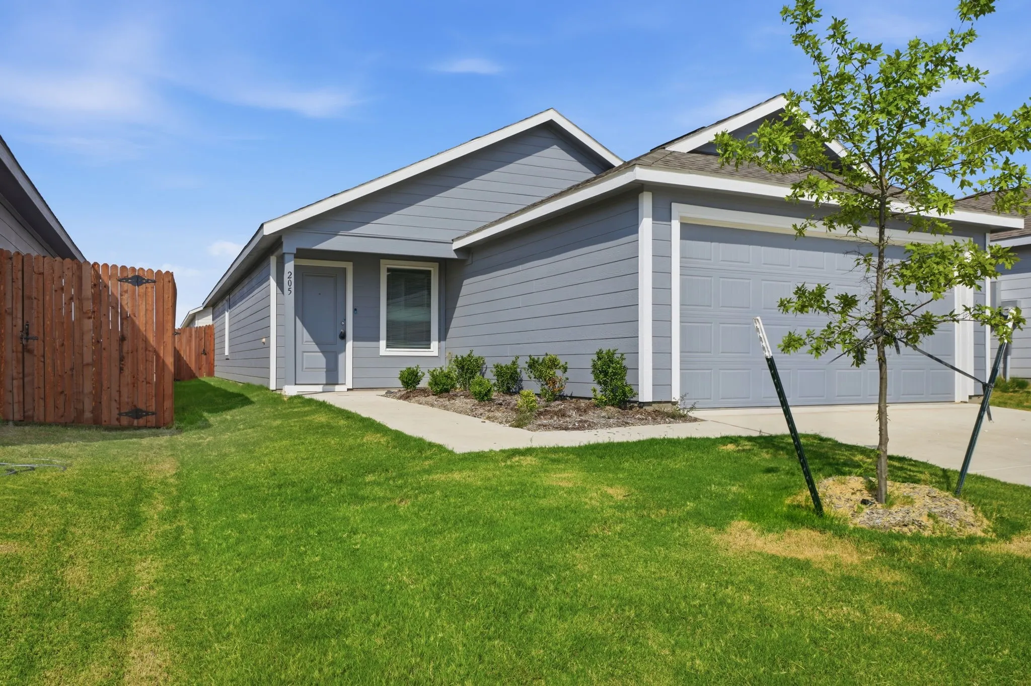 Single Family Residence For Sale in Dallas County , 205 Poplar Place, Wilmer, Texas 75172, 3 Bedroom, 2 Bathroom, 2 Garage spaces, 1,400 Sqft, built in 2025, mls#21355241, Real Estate Agent in Wilmer, Homes For Sale in Dallas county, Homes For Sale in Wilmer, Realtor in Wilmer Texas, Real Estate Brokerage Independent Realty Texas, Luminita Cordes Realtor
