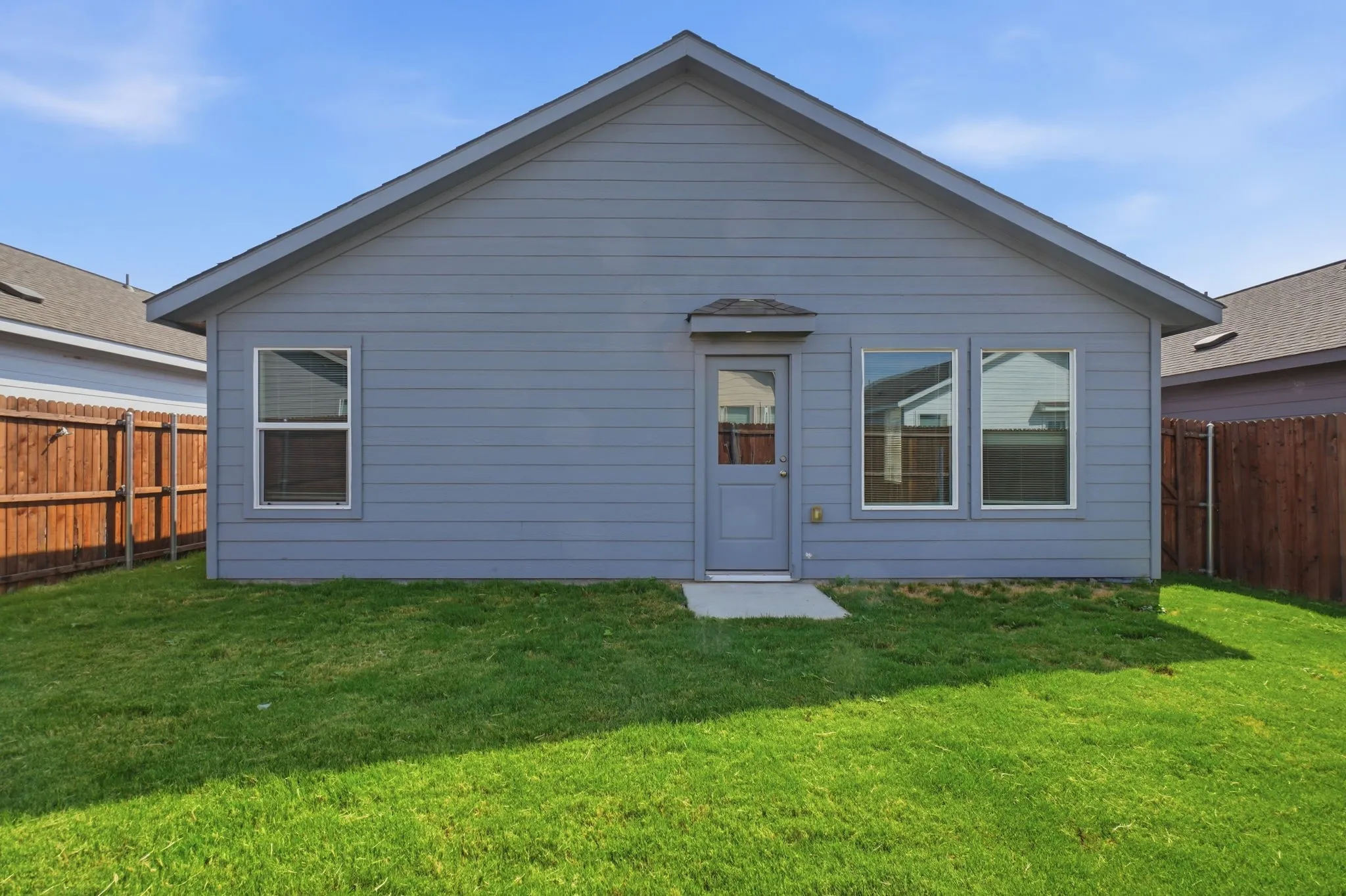 Single Family Residence For Sale in Dallas County , 205 Poplar Place, Wilmer, Texas 75172, 3 Bedroom, 2 Bathroom, 2 Garage spaces, 1,400 Sqft, built in 2025, mls#21355241, Real Estate Agent in Wilmer, Homes For Sale in Dallas county, Homes For Sale in Wilmer, Realtor in Wilmer Texas, Real Estate Brokerage Independent Realty Texas, Luminita Cordes Realtor