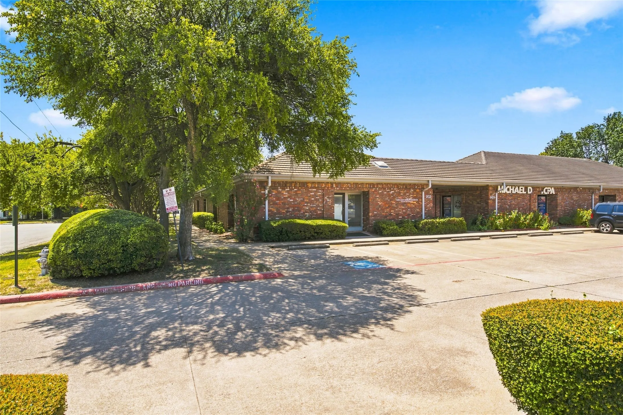 Office For Sale in Tarrant County , 901 Medical Centre Drive C, Arlington, Texas 76012, 0, 0, Garage spaces, 0 Sqft, built in 1984, Price $460,000, mls#21356402, Real Estate Agent in Arlington, Homes For Sale in Tarrant county, Homes For Sale in Arlington, Realtor in Arlington Texas, Real Estate Brokerage Independent Realty Texas, Luminita Cordes Realtor
