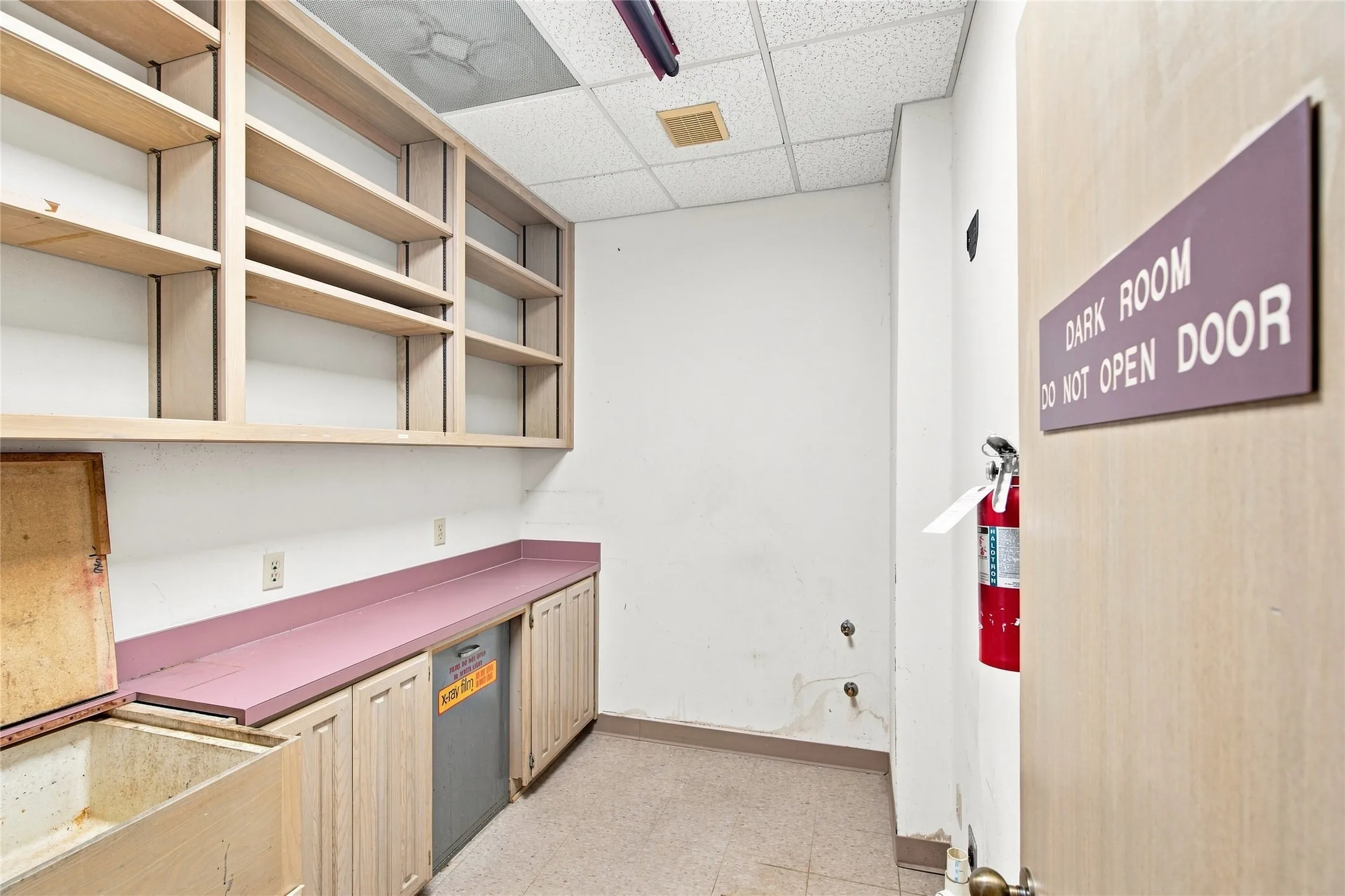 Office For Sale in Tarrant County , 901 Medical Centre Drive C, Arlington, Texas 76012, 0, 0, Garage spaces, 0 Sqft, built in 1984, Price $460,000, mls#21356402, Real Estate Agent in Arlington, Homes For Sale in Tarrant county, Homes For Sale in Arlington, Realtor in Arlington Texas, Real Estate Brokerage Independent Realty Texas, Luminita Cordes Realtor
