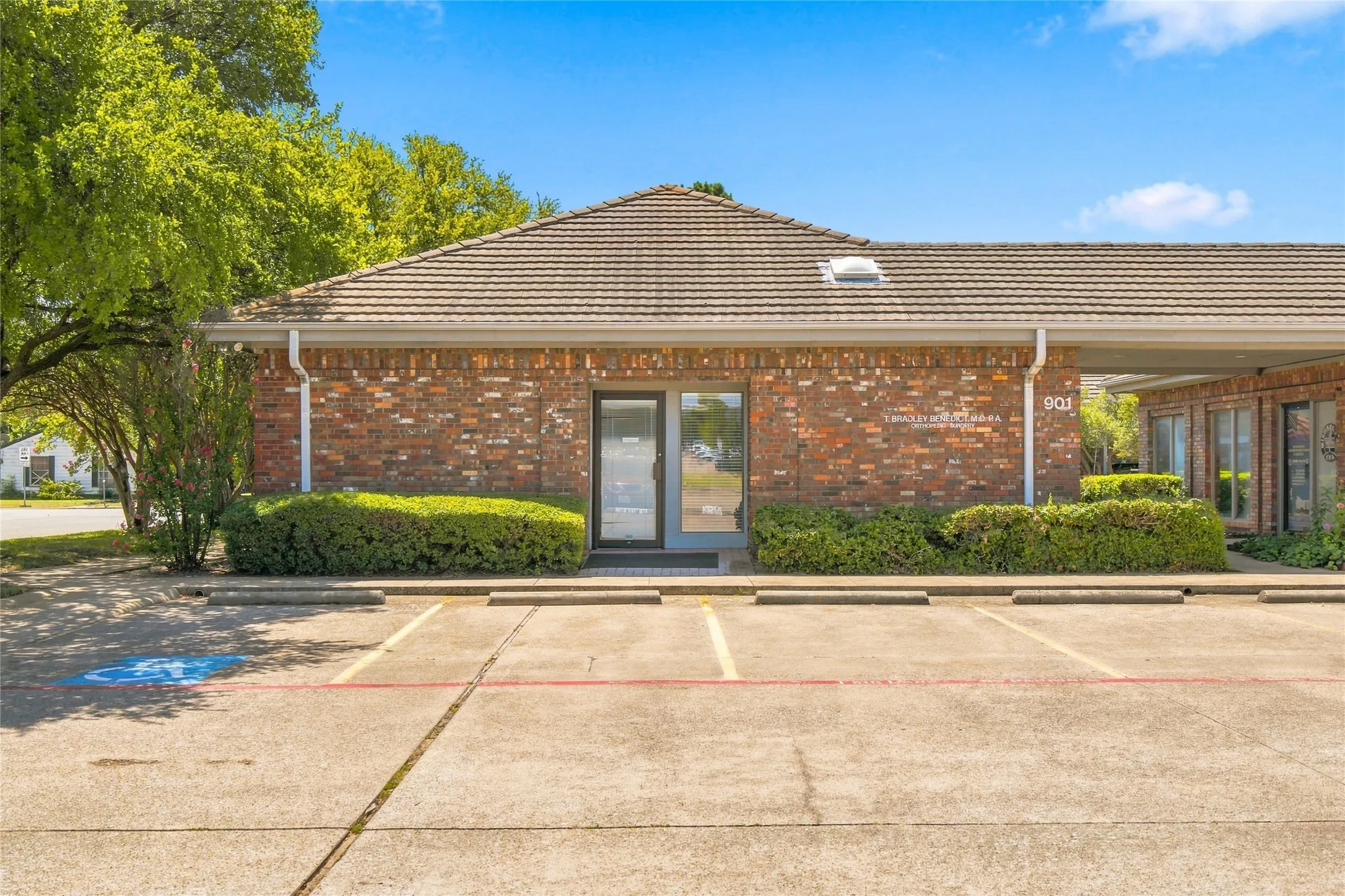 Office For Sale in Tarrant County , 901 Medical Centre Drive C, Arlington, Texas 76012, 0, 0, Garage spaces, 0 Sqft, built in 1984, Price $460,000, mls#21356402, Real Estate Agent in Arlington, Homes For Sale in Tarrant county, Homes For Sale in Arlington, Realtor in Arlington Texas, Real Estate Brokerage Independent Realty Texas, Luminita Cordes Realtor