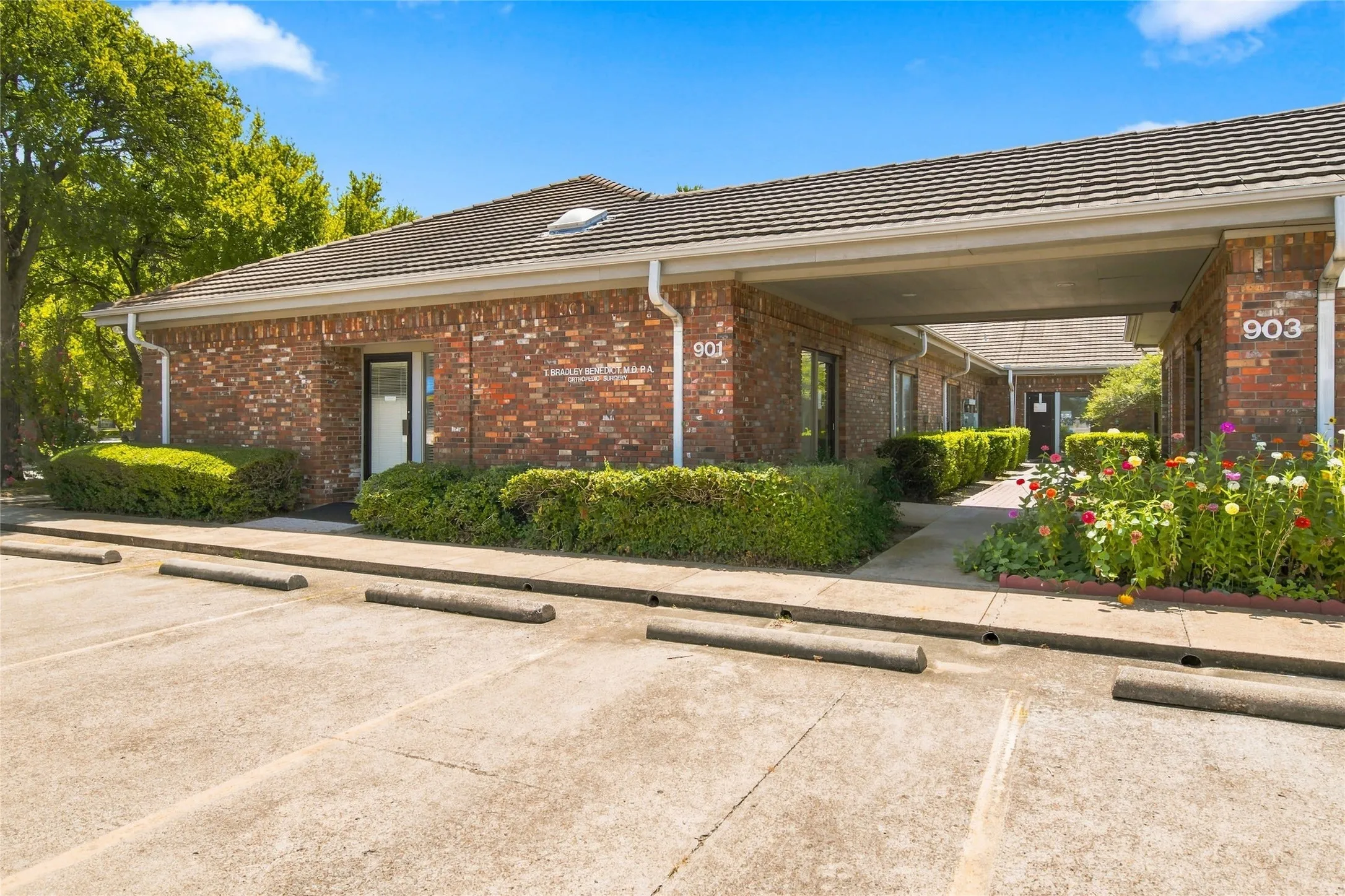 Office For Sale in Tarrant County , 901 Medical Centre Drive C, Arlington, Texas 76012, 0, 0, Garage spaces, 0 Sqft, built in 1984, Price $460,000, mls#21356402, Real Estate Agent in Arlington, Homes For Sale in Tarrant county, Homes For Sale in Arlington, Realtor in Arlington Texas, Real Estate Brokerage Independent Realty Texas, Luminita Cordes Realtor