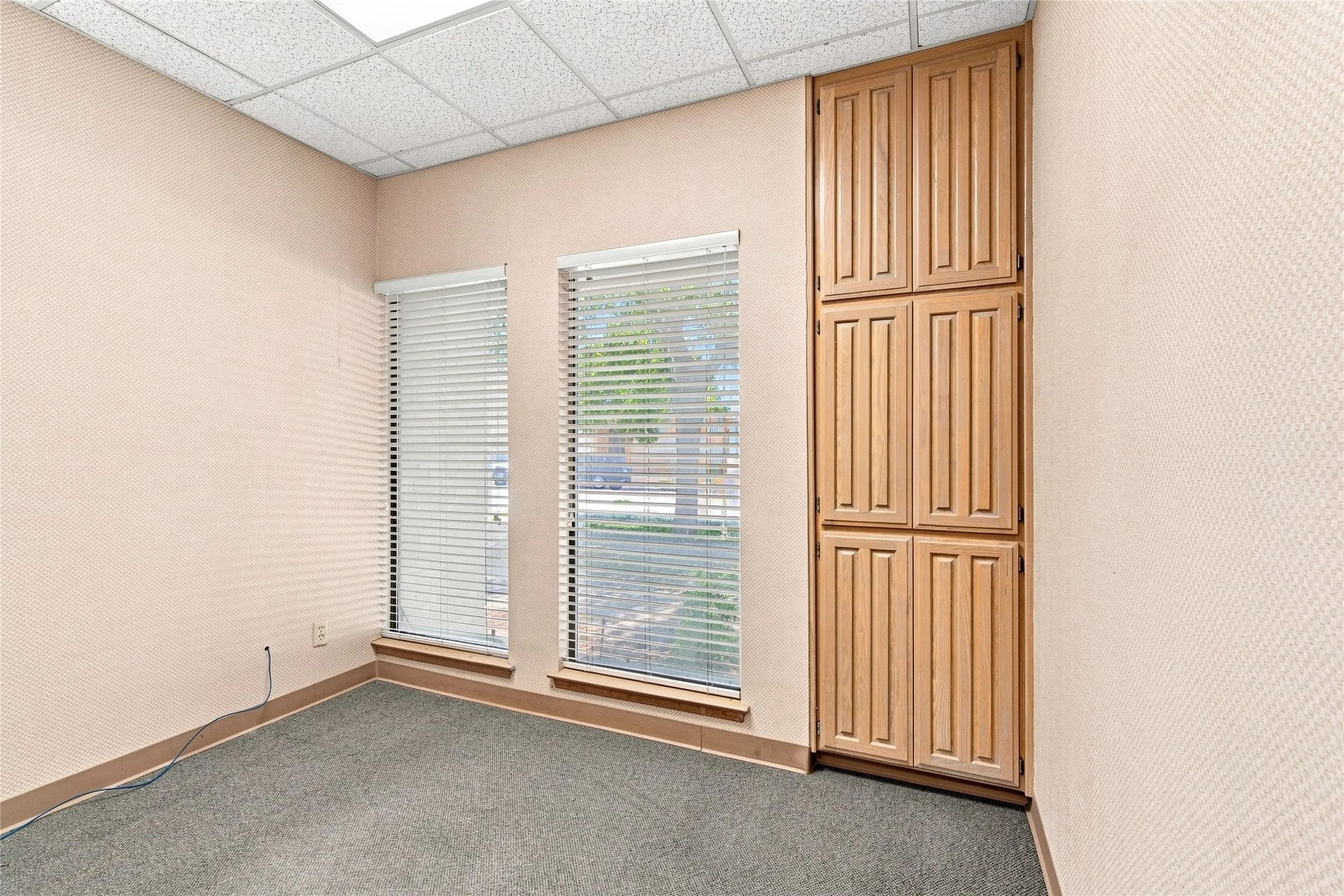 Office For Sale in Tarrant County , 901 Medical Centre Drive C, Arlington, Texas 76012, 0, 0, Garage spaces, 0 Sqft, built in 1984, Price $460,000, mls#21356402, Real Estate Agent in Arlington, Homes For Sale in Tarrant county, Homes For Sale in Arlington, Realtor in Arlington Texas, Real Estate Brokerage Independent Realty Texas, Luminita Cordes Realtor