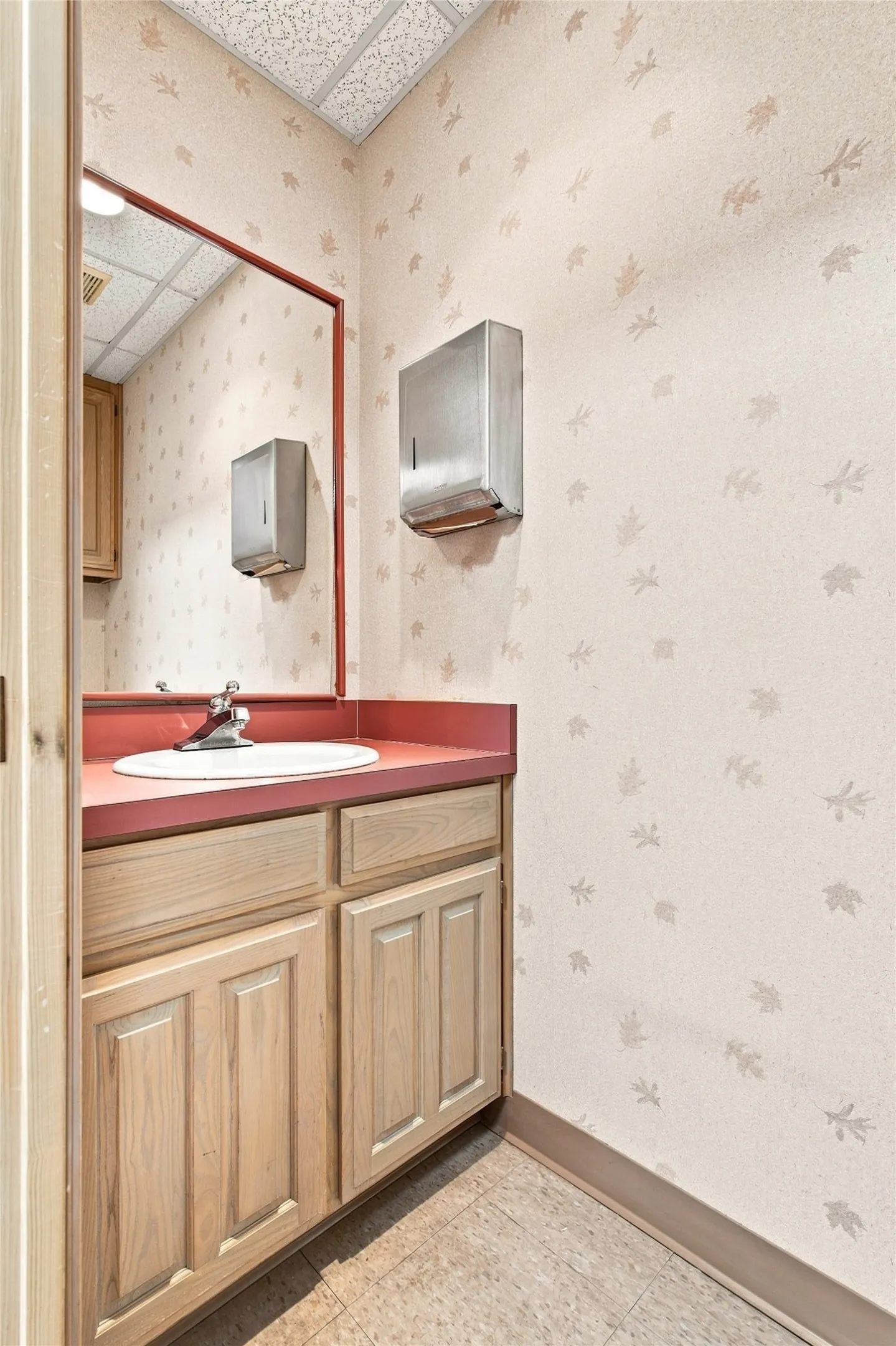 Office For Sale in Tarrant County , 901 Medical Centre Drive C, Arlington, Texas 76012, 0, 0, Garage spaces, 0 Sqft, built in 1984, Price $460,000, mls#21356402, Real Estate Agent in Arlington, Homes For Sale in Tarrant county, Homes For Sale in Arlington, Realtor in Arlington Texas, Real Estate Brokerage Independent Realty Texas, Luminita Cordes Realtor