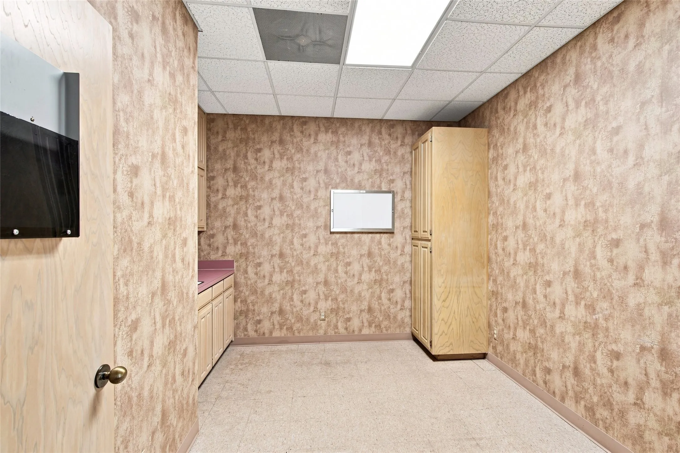 Office For Sale in Tarrant County , 901 Medical Centre Drive C, Arlington, Texas 76012, 0, 0, Garage spaces, 0 Sqft, built in 1984, Price $460,000, mls#21356402, Real Estate Agent in Arlington, Homes For Sale in Tarrant county, Homes For Sale in Arlington, Realtor in Arlington Texas, Real Estate Brokerage Independent Realty Texas, Luminita Cordes Realtor