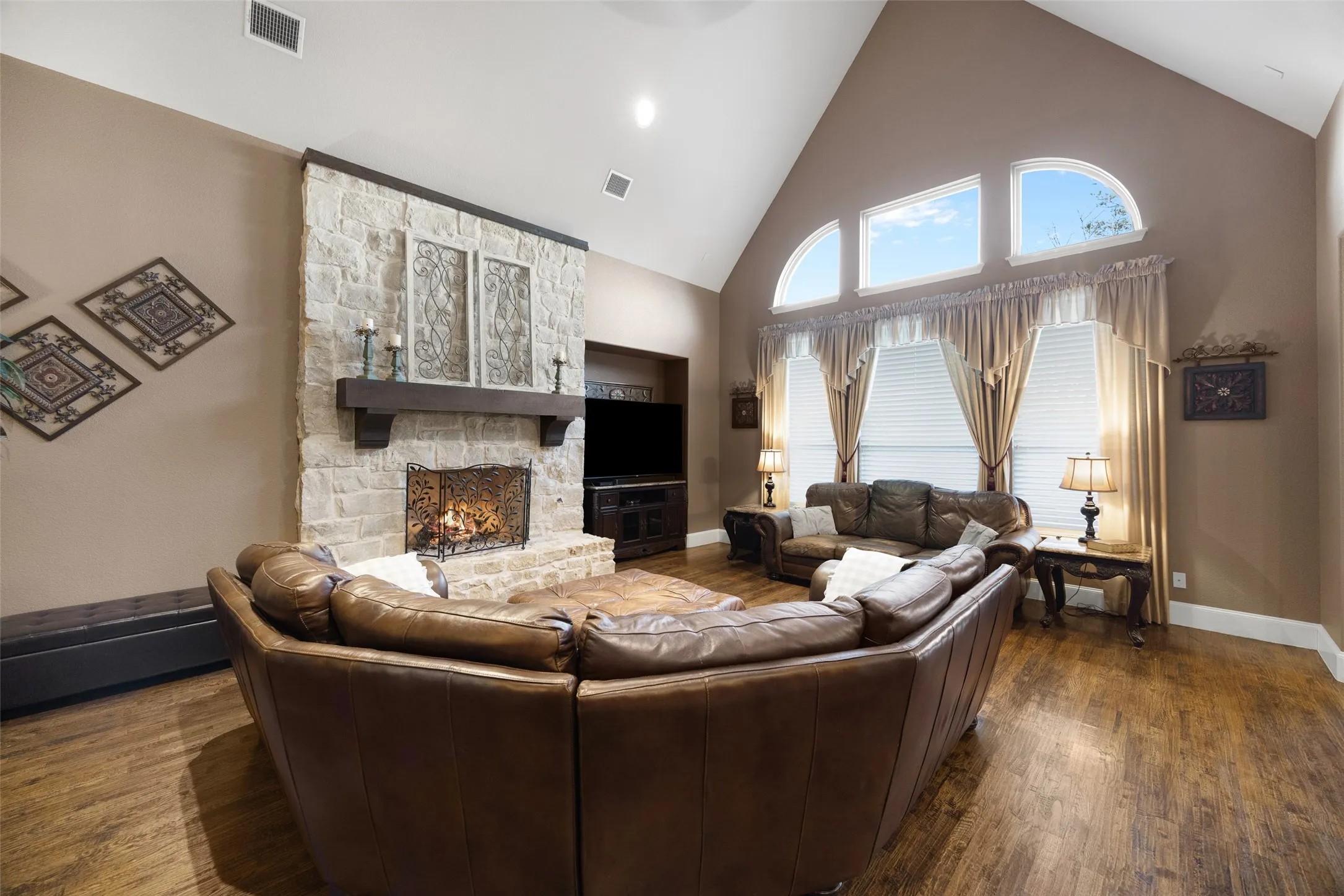 Single Family Residence For Sale in Denton County , 905 Cipriani Drive, Frisco, Texas 75036, 4 Bedroom, 5 Bathroom, 3 Garage spaces, 4,278 Sqft, built in 2010, mls#21347711, Real Estate Agent in Frisco, Homes For Sale in Denton county, Homes For Sale in Frisco, Realtor in Frisco Texas, Real Estate Brokerage Independent Realty Texas, Luminita Cordes Realtor