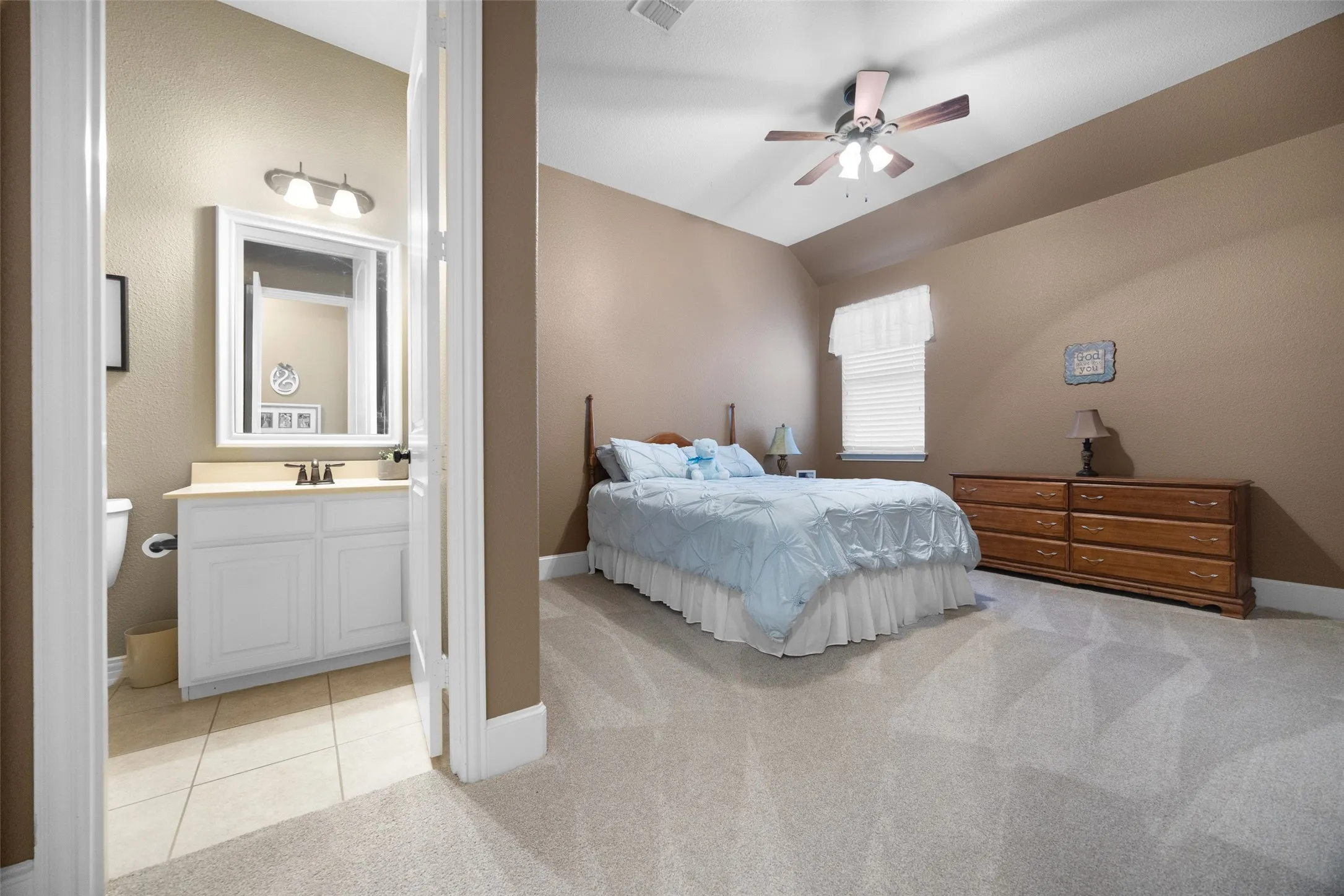 Single Family Residence For Sale in Denton County , 905 Cipriani Drive, Frisco, Texas 75036, 4 Bedroom, 5 Bathroom, 3 Garage spaces, 4,278 Sqft, built in 2010, mls#21347711, Real Estate Agent in Frisco, Homes For Sale in Denton county, Homes For Sale in Frisco, Realtor in Frisco Texas, Real Estate Brokerage Independent Realty Texas, Luminita Cordes Realtor