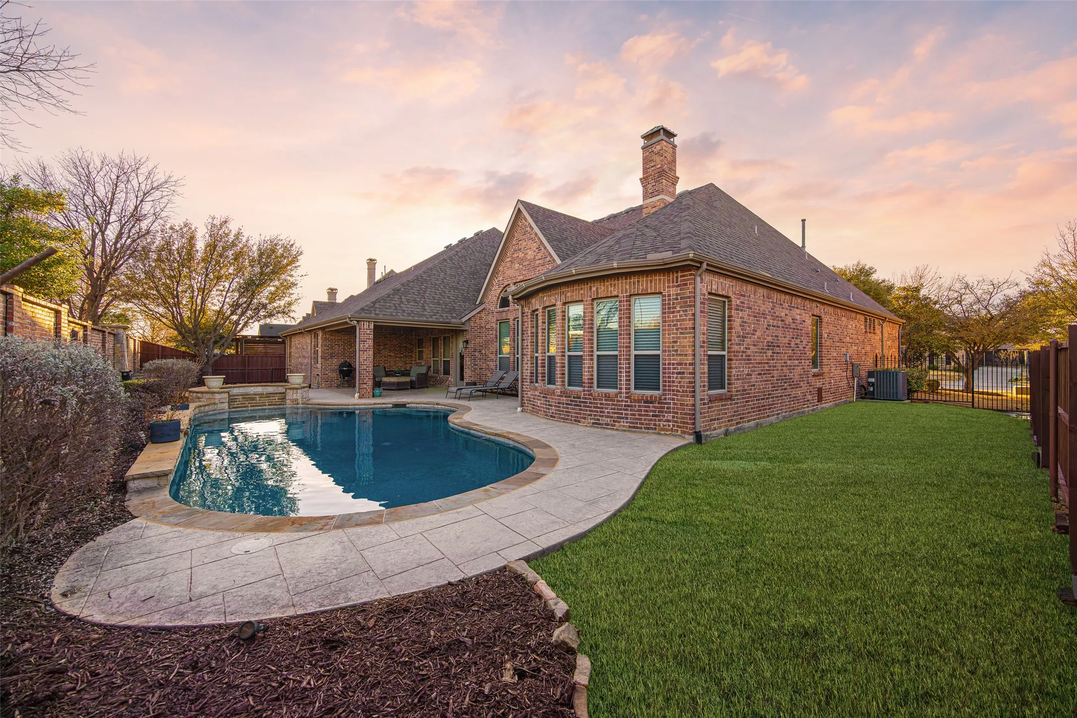 Single Family Residence For Sale in Denton County , 905 Cipriani Drive, Frisco, Texas 75036, 4 Bedroom, 5 Bathroom, 3 Garage spaces, 4,278 Sqft, built in 2010, mls#21347711, Real Estate Agent in Frisco, Homes For Sale in Denton county, Homes For Sale in Frisco, Realtor in Frisco Texas, Real Estate Brokerage Independent Realty Texas, Luminita Cordes Realtor