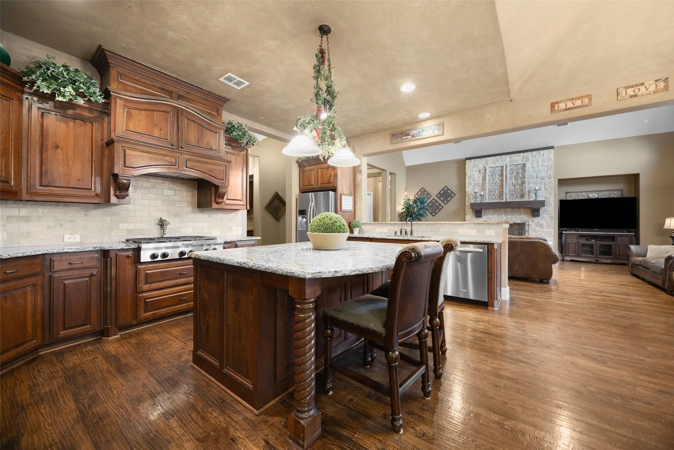 Single Family Residence For Sale in Denton County , 905 Cipriani Drive, Frisco, Texas 75036, 4 Bedroom, 5 Bathroom, 3 Garage spaces, 4,278 Sqft, built in 2010, mls#21347711, Real Estate Agent in Frisco, Homes For Sale in Denton county, Homes For Sale in Frisco, Realtor in Frisco Texas, Real Estate Brokerage Independent Realty Texas, Luminita Cordes Realtor