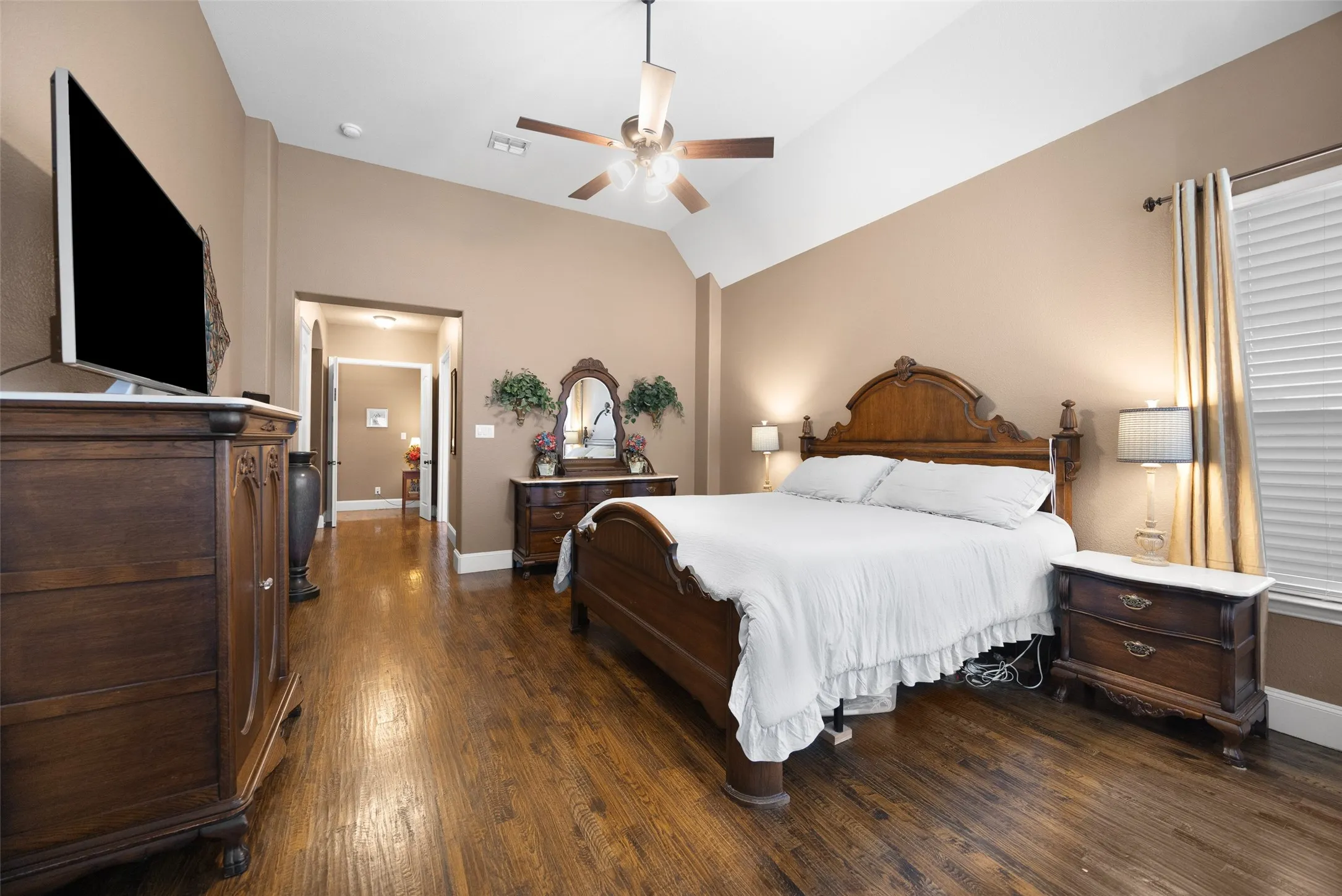 Single Family Residence For Sale in Denton County , 905 Cipriani Drive, Frisco, Texas 75036, 4 Bedroom, 5 Bathroom, 3 Garage spaces, 4,278 Sqft, built in 2010, mls#21347711, Real Estate Agent in Frisco, Homes For Sale in Denton county, Homes For Sale in Frisco, Realtor in Frisco Texas, Real Estate Brokerage Independent Realty Texas, Luminita Cordes Realtor
