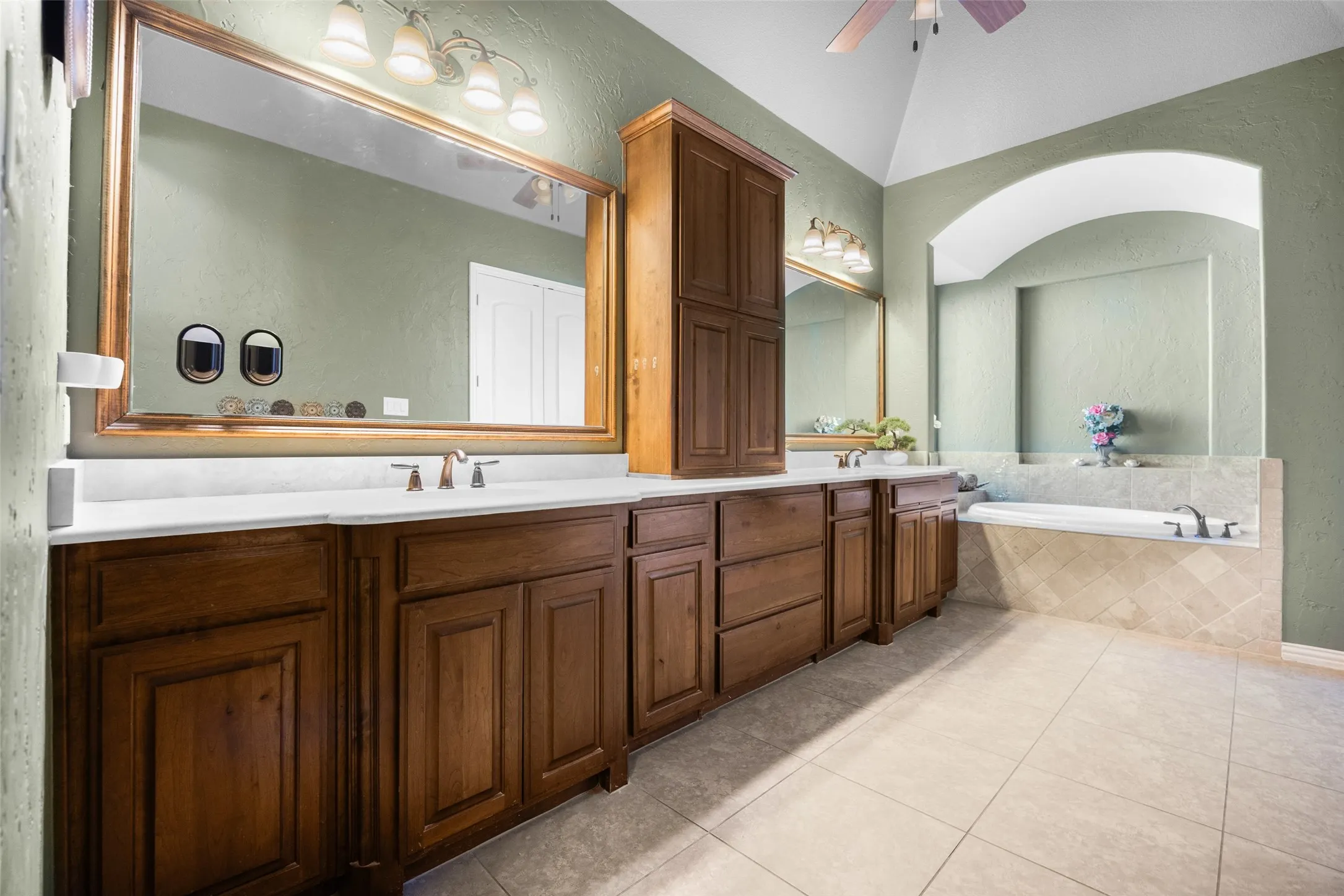 Single Family Residence For Sale in Denton County , 905 Cipriani Drive, Frisco, Texas 75036, 4 Bedroom, 5 Bathroom, 3 Garage spaces, 4,278 Sqft, built in 2010, mls#21347711, Real Estate Agent in Frisco, Homes For Sale in Denton county, Homes For Sale in Frisco, Realtor in Frisco Texas, Real Estate Brokerage Independent Realty Texas, Luminita Cordes Realtor