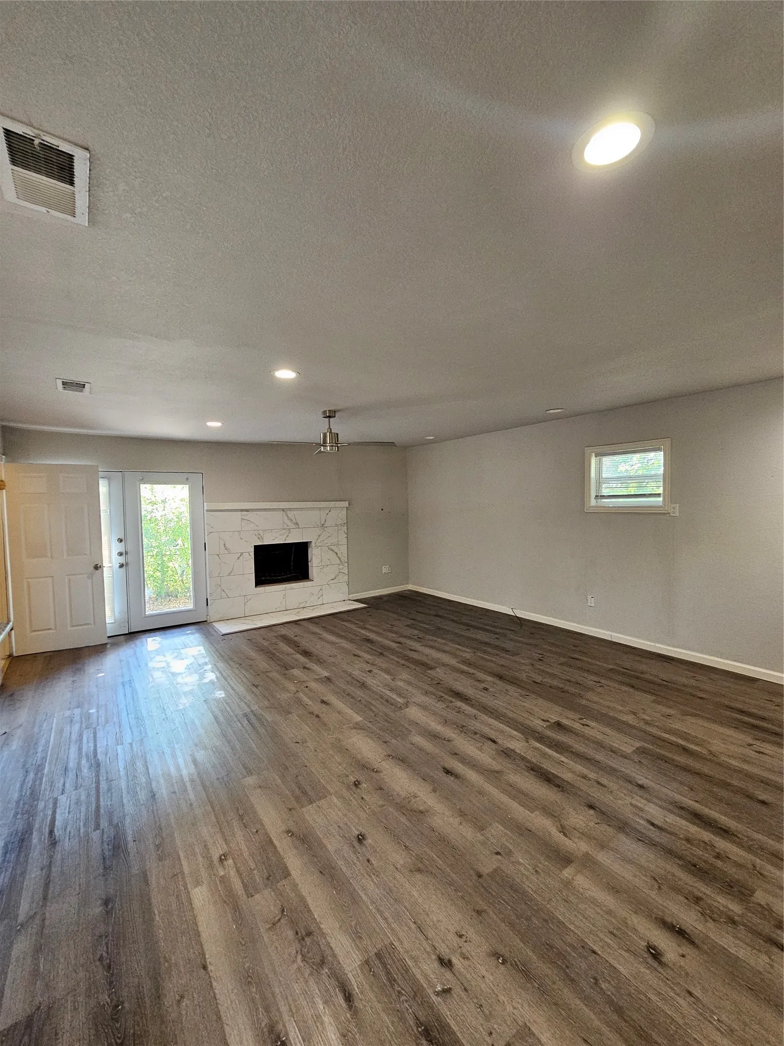 Single Family Residence For Sale in Dallas County , 632 Freeman Drive, Garland, Texas 75040, 2 Bedroom, 2 Bathroom, 1 Garage spaces, 1,189 Sqft, built in 1949, mls#21357587, Real Estate Agent in Garland, Homes For Sale in Dallas county, Homes For Sale in Garland, Realtor in Garland Texas, Real Estate Brokerage Independent Realty Texas, Luminita Cordes Realtor