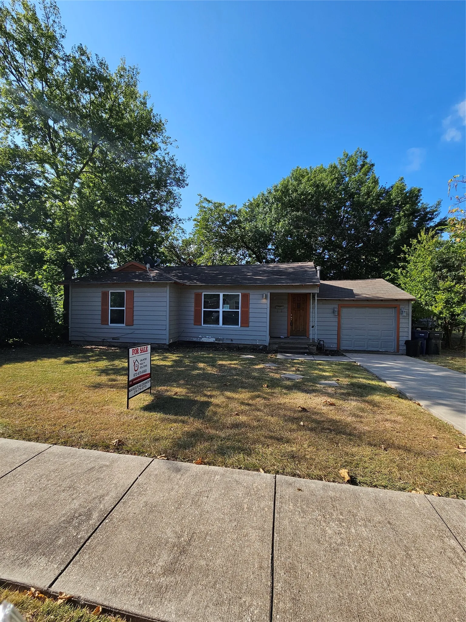 Single Family Residence For Sale in Dallas County , 632 Freeman Drive, Garland, Texas 75040, 2 Bedroom, 2 Bathroom, 1 Garage spaces, 1,189 Sqft, built in 1949, mls#21357587, Real Estate Agent in Garland, Homes For Sale in Dallas county, Homes For Sale in Garland, Realtor in Garland Texas, Real Estate Brokerage Independent Realty Texas, Luminita Cordes Realtor