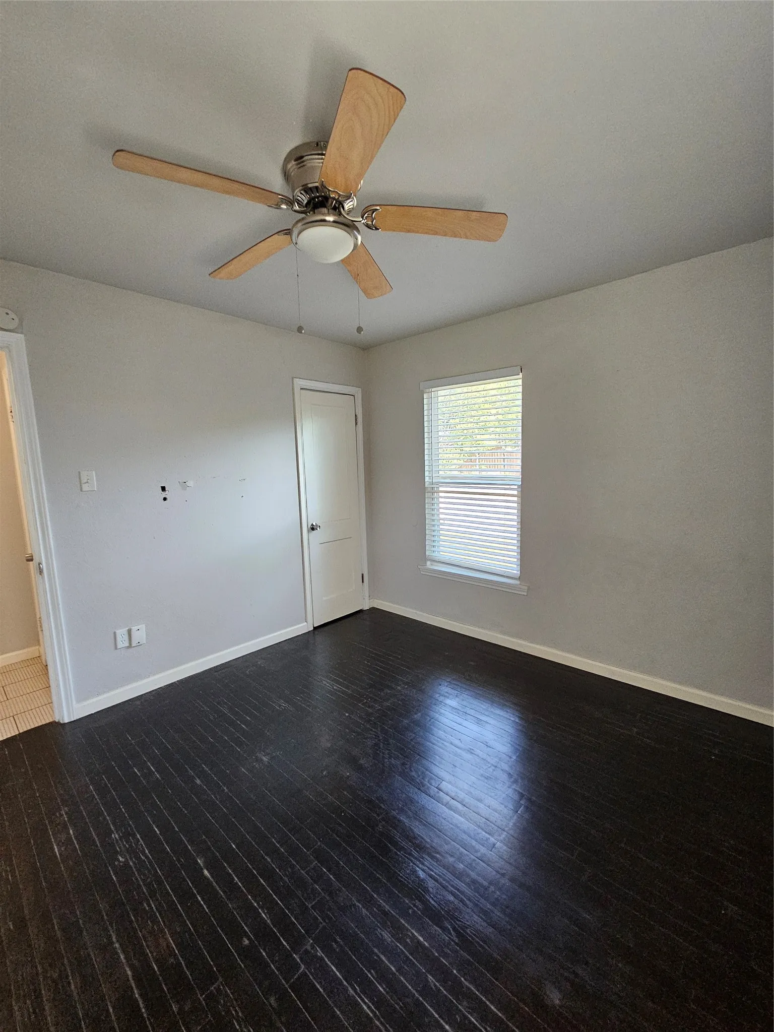 Single Family Residence For Sale in Dallas County , 632 Freeman Drive, Garland, Texas 75040, 2 Bedroom, 2 Bathroom, 1 Garage spaces, 1,189 Sqft, built in 1949, mls#21357587, Real Estate Agent in Garland, Homes For Sale in Dallas county, Homes For Sale in Garland, Realtor in Garland Texas, Real Estate Brokerage Independent Realty Texas, Luminita Cordes Realtor