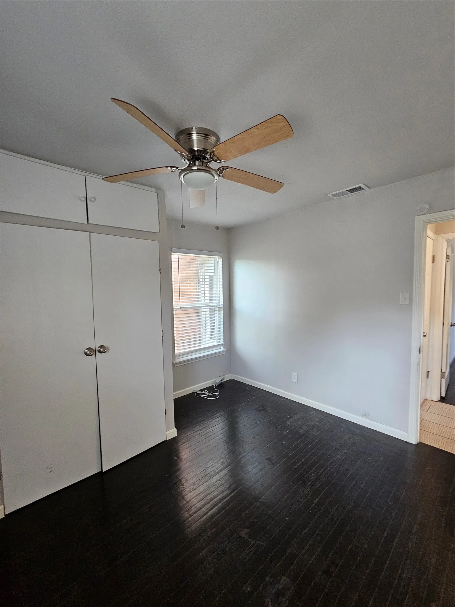 Single Family Residence For Sale in Dallas County , 632 Freeman Drive, Garland, Texas 75040, 2 Bedroom, 2 Bathroom, 1 Garage spaces, 1,189 Sqft, built in 1949, mls#21357587, Real Estate Agent in Garland, Homes For Sale in Dallas county, Homes For Sale in Garland, Realtor in Garland Texas, Real Estate Brokerage Independent Realty Texas, Luminita Cordes Realtor