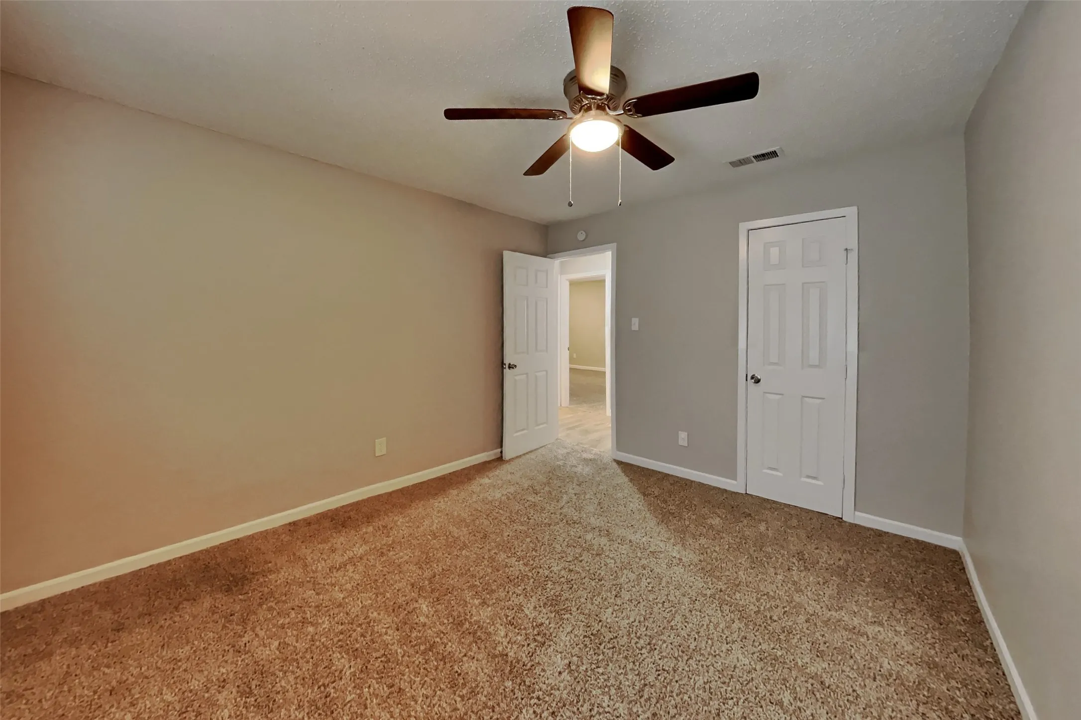 Single Family Residence For Rent in Dallas County , 3413 Castle Rock Lane, Garland, Texas 75044, 4 Bedroom, 3 Bathroom, 2 Garage spaces, 2,071 Sqft, built in 1974, mls#21357580, Real Estate Agent in Garland, Homes For Rent in Dallas county, Homes For Rent in Garland, Realtor in Garland Texas, Real Estate Brokerage Independent Realty Texas, Luminita Cordes Realtor