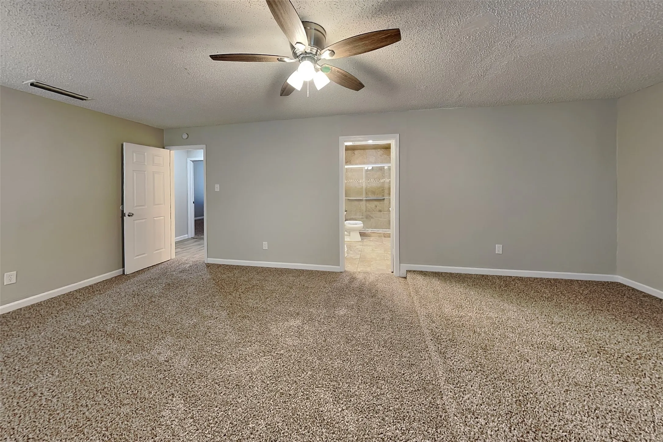 Single Family Residence For Rent in Dallas County , 3413 Castle Rock Lane, Garland, Texas 75044, 4 Bedroom, 3 Bathroom, 2 Garage spaces, 2,071 Sqft, built in 1974, mls#21357580, Real Estate Agent in Garland, Homes For Rent in Dallas county, Homes For Rent in Garland, Realtor in Garland Texas, Real Estate Brokerage Independent Realty Texas, Luminita Cordes Realtor