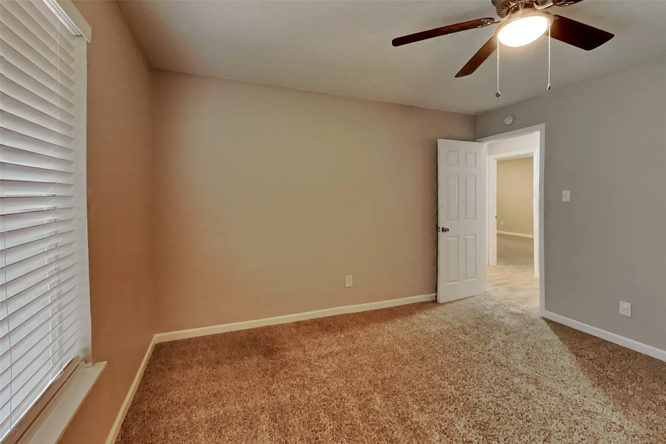 Single Family Residence For Rent in Dallas County , 3413 Castle Rock Lane, Garland, Texas 75044, 4 Bedroom, 3 Bathroom, 2 Garage spaces, 2,071 Sqft, built in 1974, mls#21357580, Real Estate Agent in Garland, Homes For Rent in Dallas county, Homes For Rent in Garland, Realtor in Garland Texas, Real Estate Brokerage Independent Realty Texas, Luminita Cordes Realtor